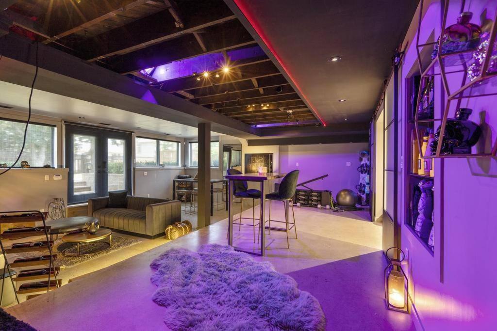 Luxury Four Season 4 Bedroom Villa with jacuzzi and EV chrg