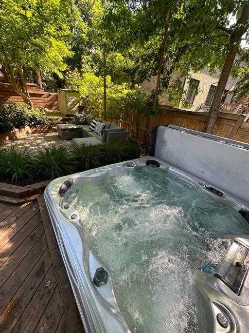 Luxury Four Season 4 Bedroom Villa with jacuzzi and EV chrg