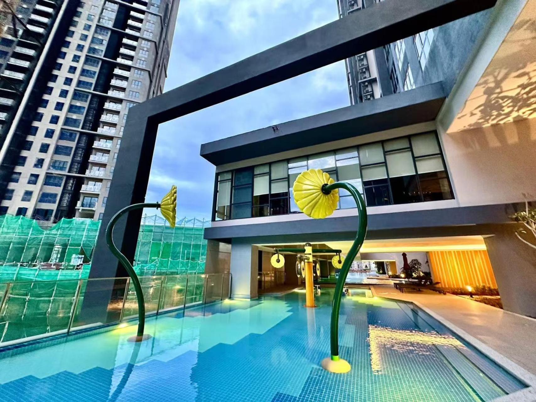 Sunway Velocity Two, Kuala Lumpur By De Harlequins Suite