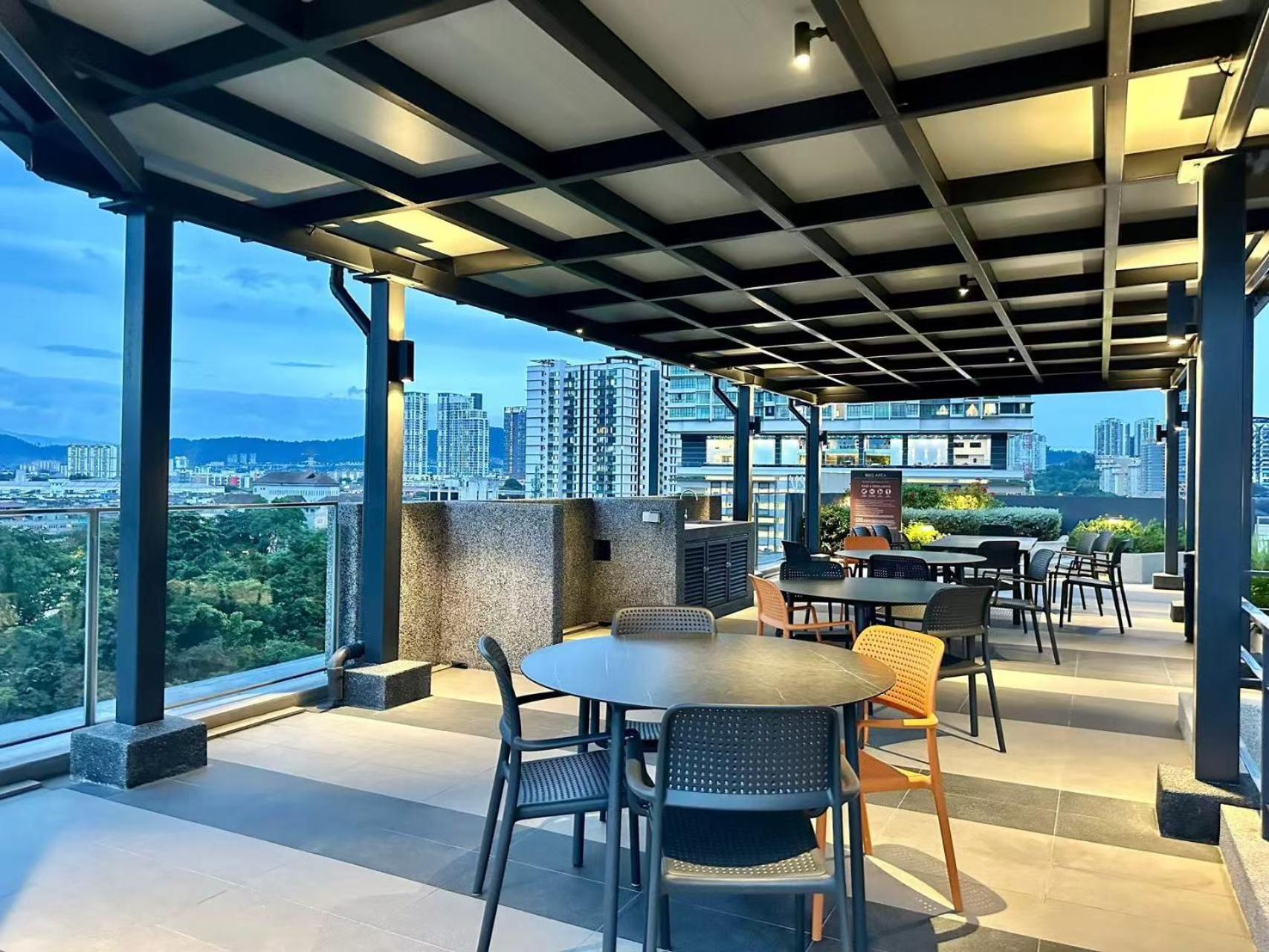 Sunway Velocity Two, Kuala Lumpur By De Harlequins Suite