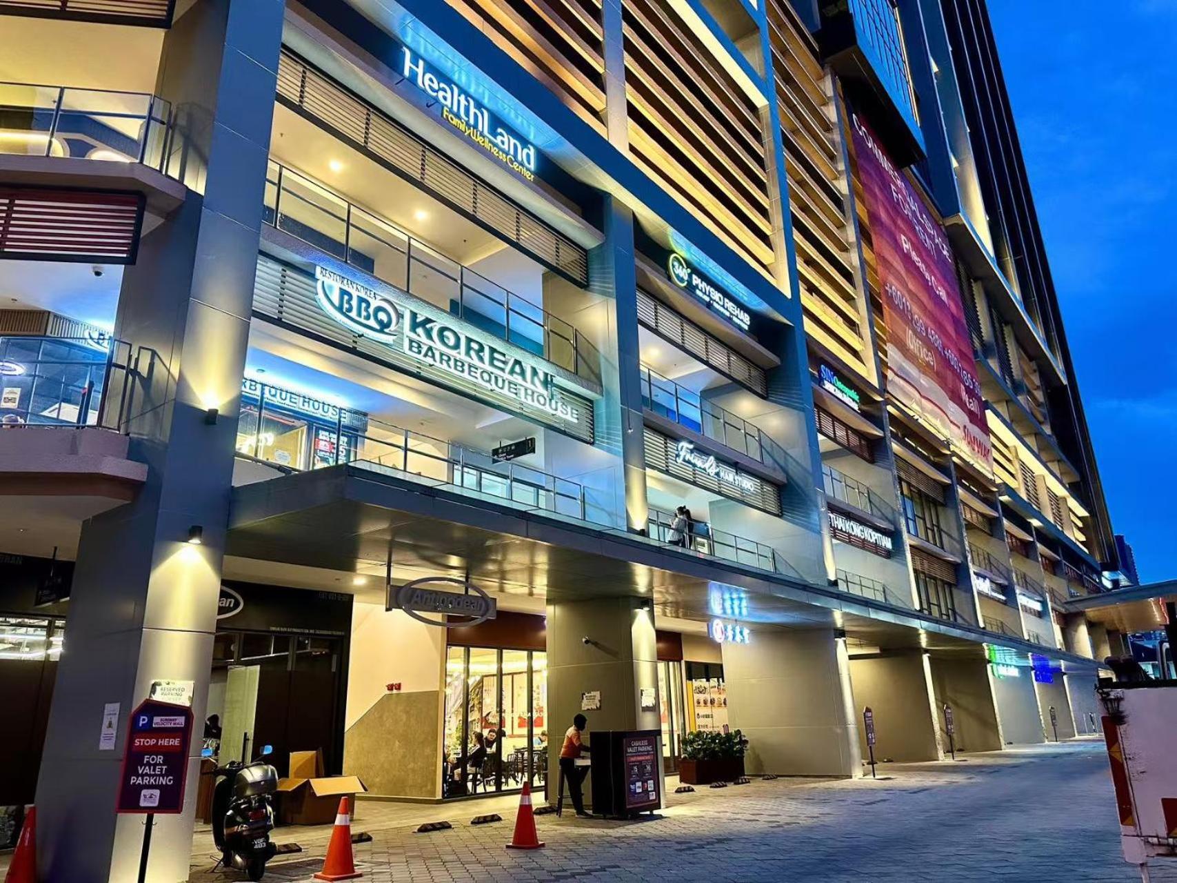 Sunway Velocity Two, Kuala Lumpur By De Harlequins Suite