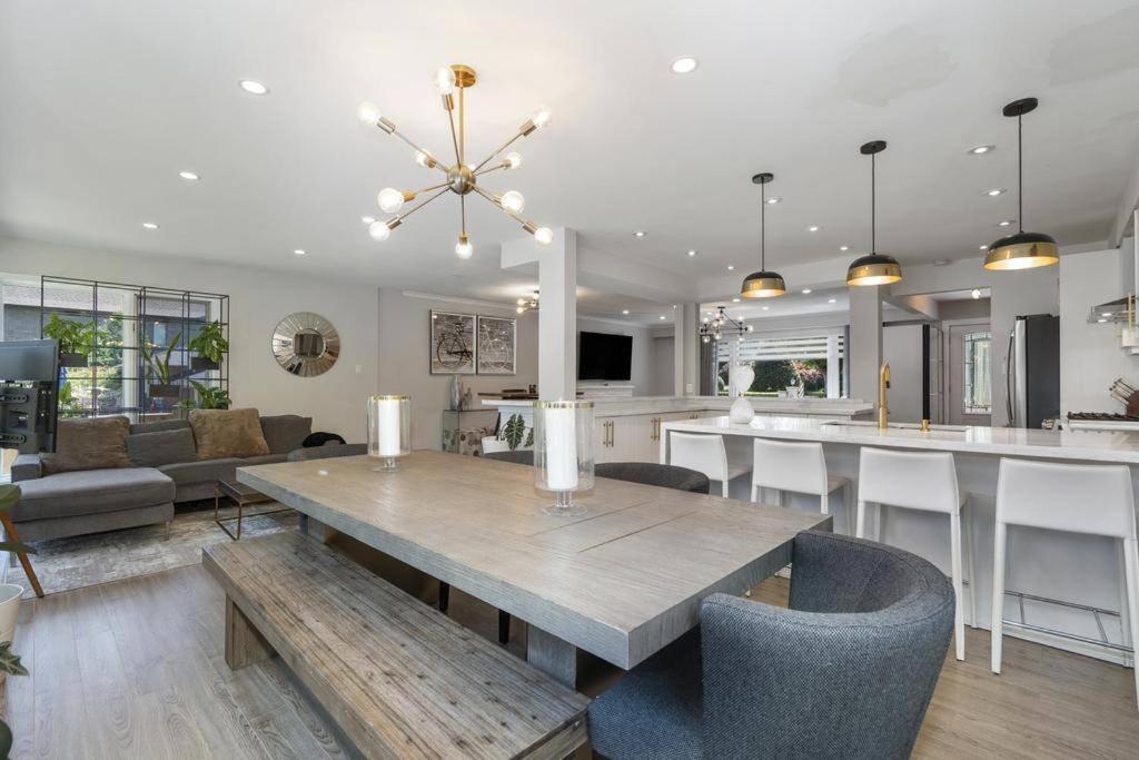 Luxury Four Season 4 Bedroom Villa with jacuzzi and EV chrg