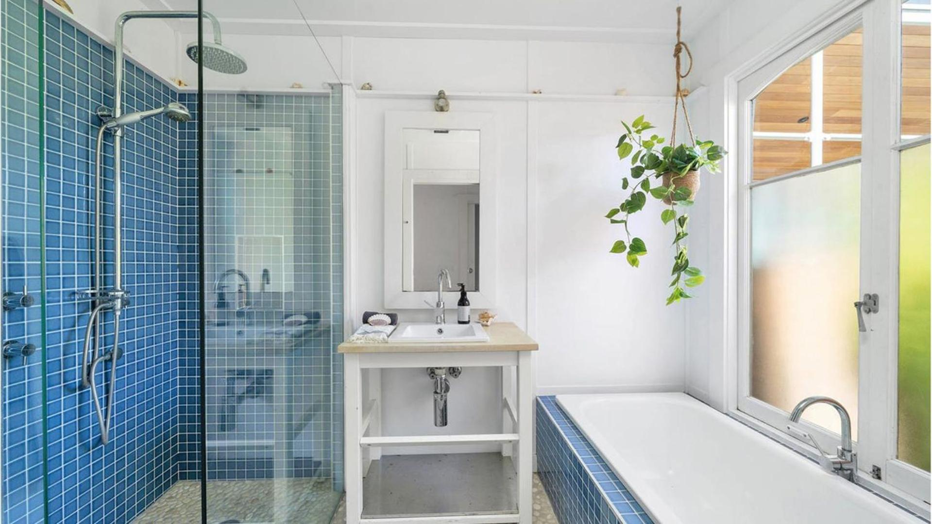 Avalon vintage beachside family getaway