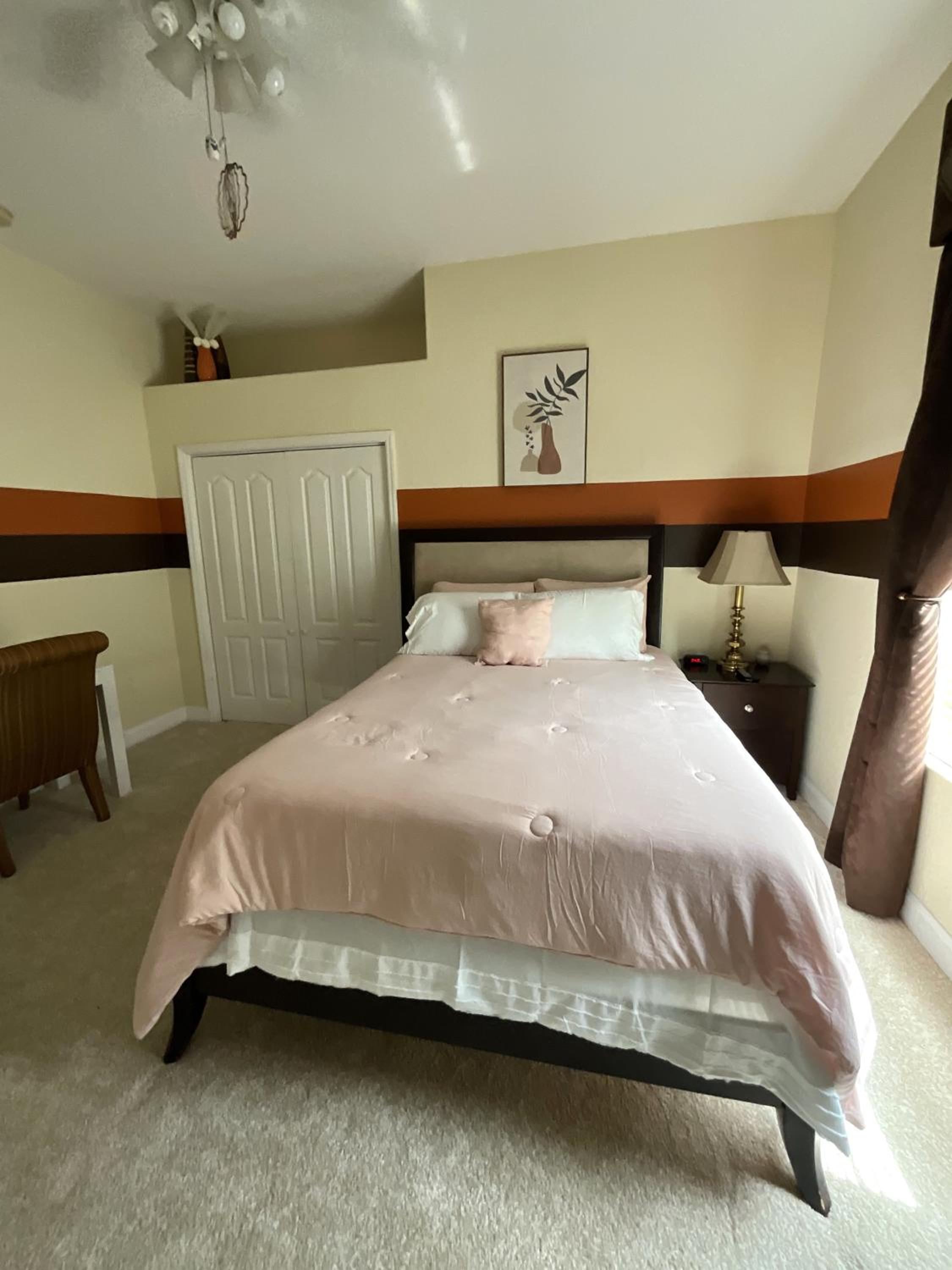 Tampa Bay Area Vacations - Peaceful Lakefront Home - Property Image 1
