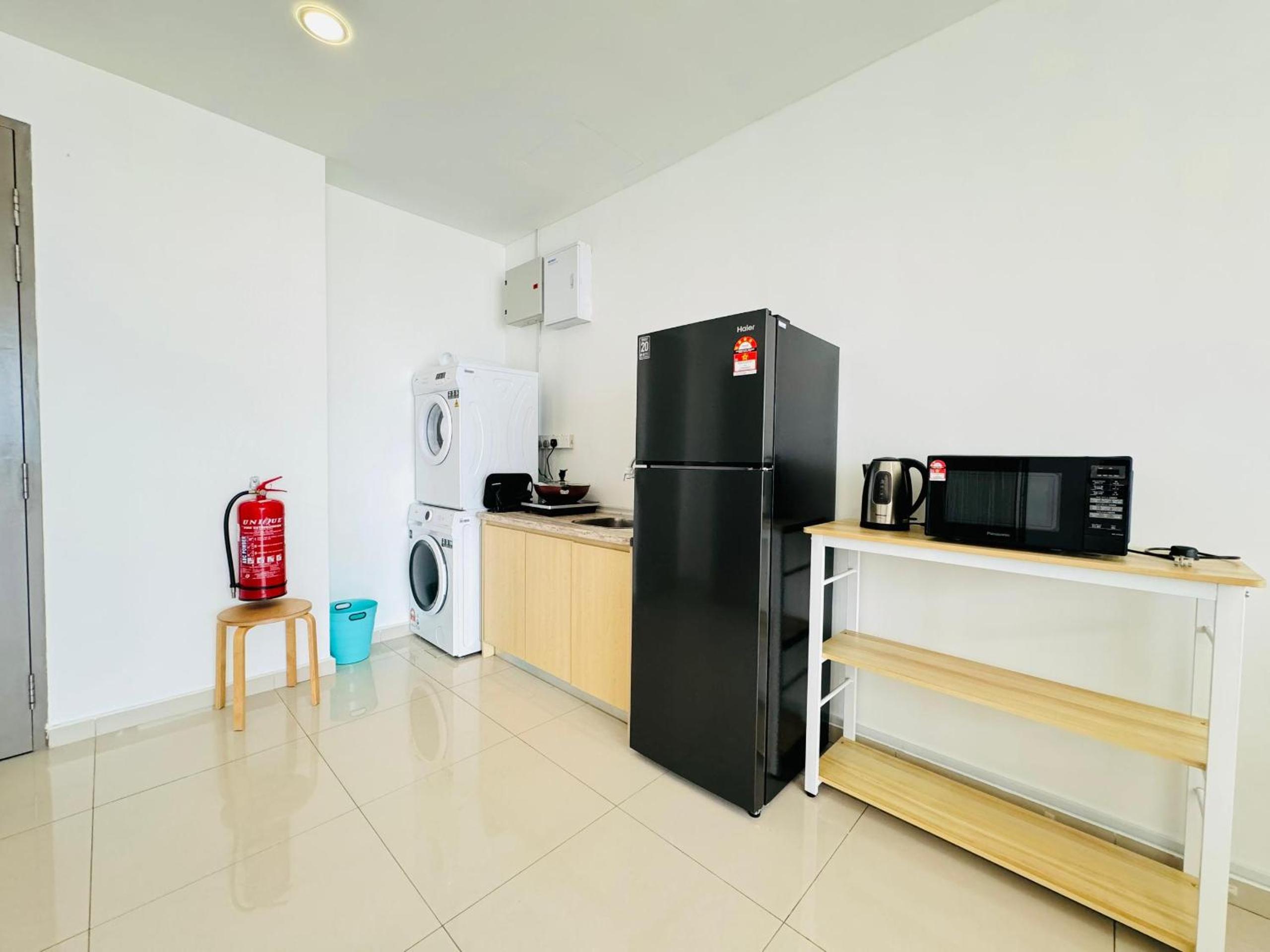 Pinnacle Pj by DeUrban photo 5