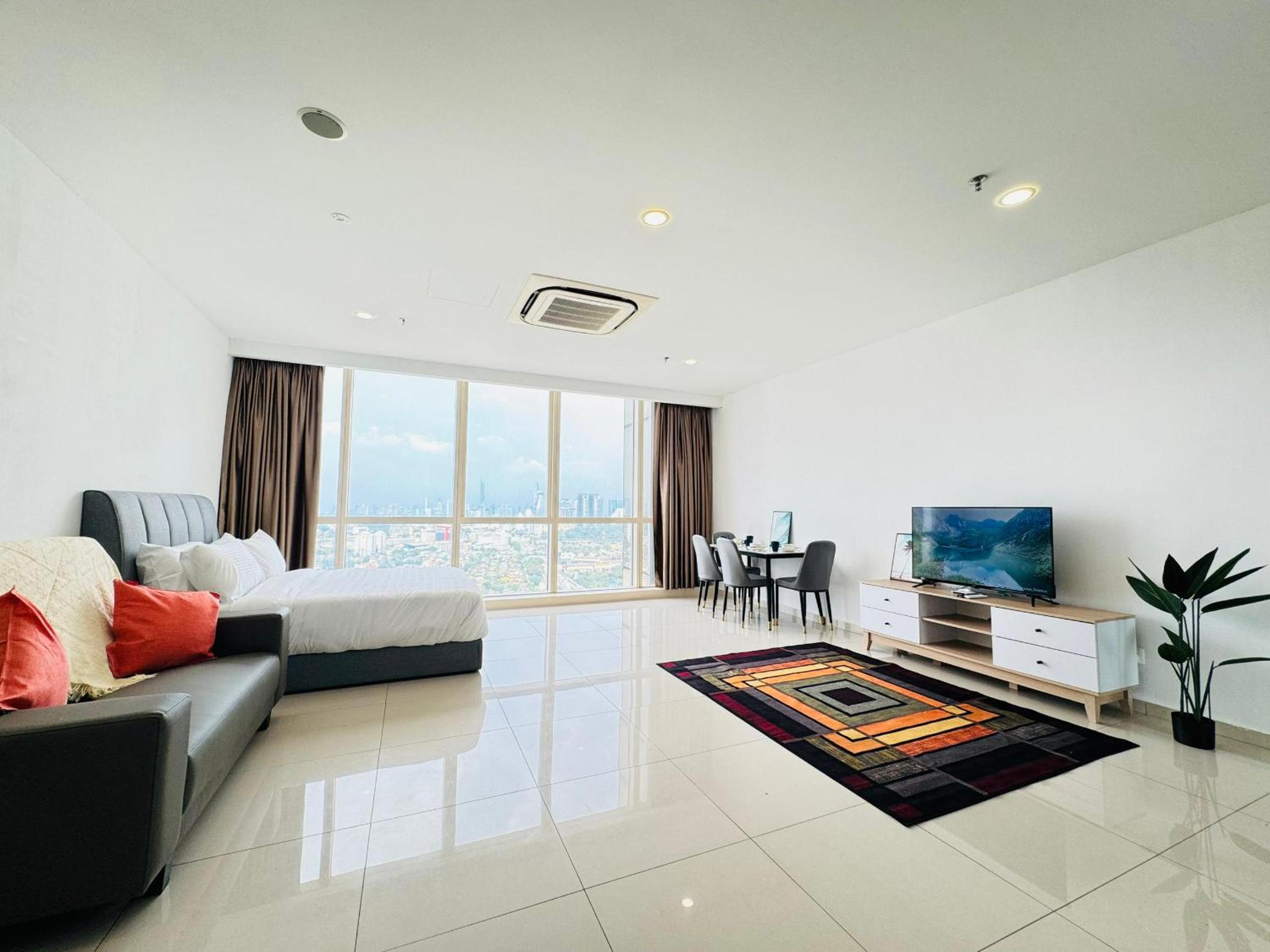 Pinnacle Pj by DeUrban photo 3