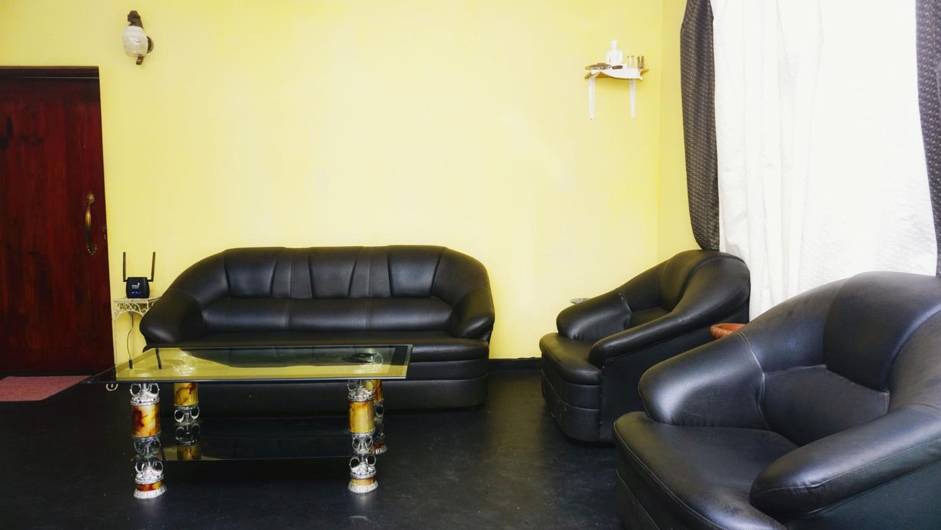 Lavish Layer Homestay