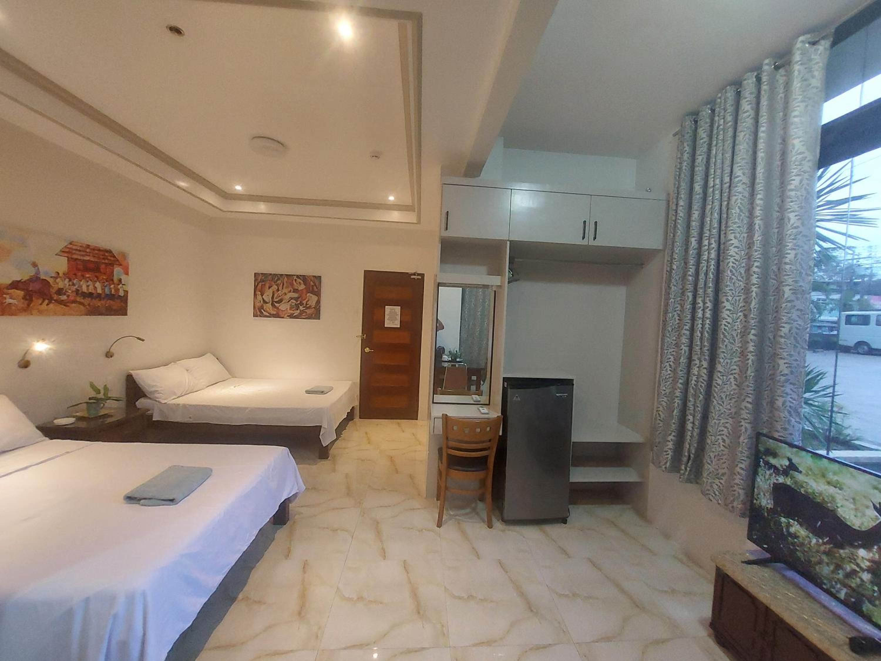 Le Chateau Residences - Image 2