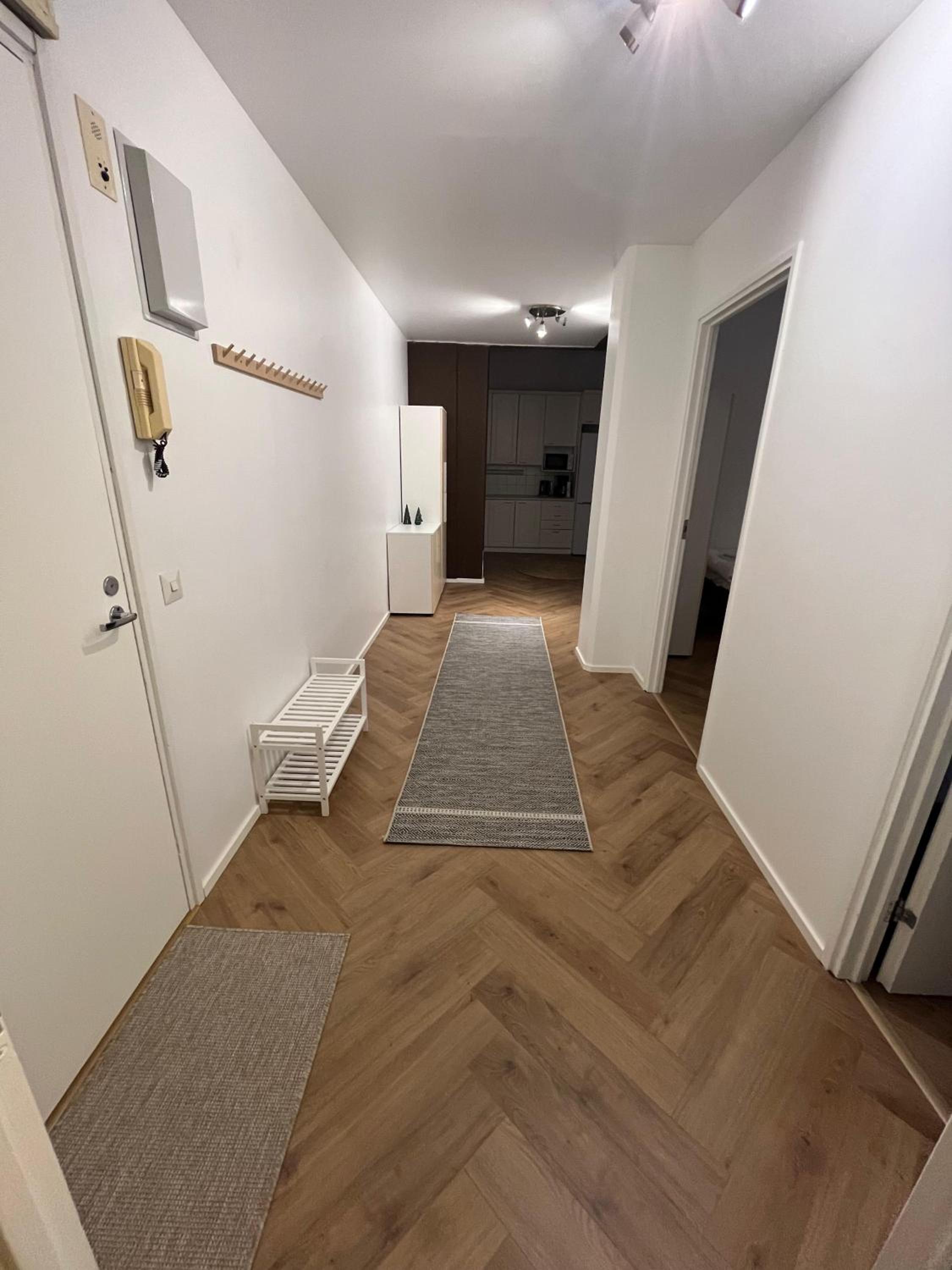 Luxury City Apartments, Ukko