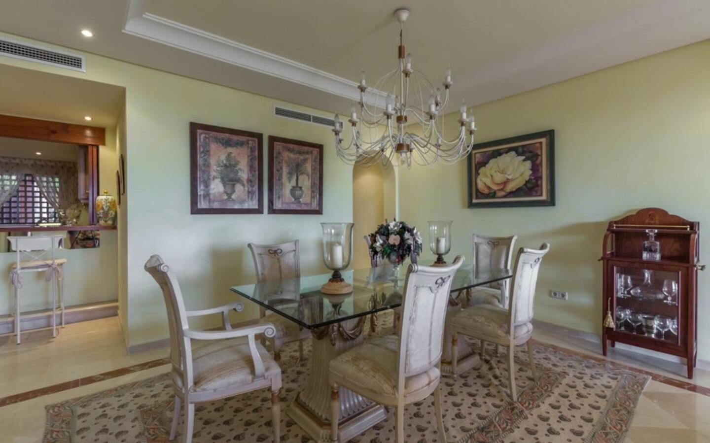 Apartamento bajo en complejo lujoso