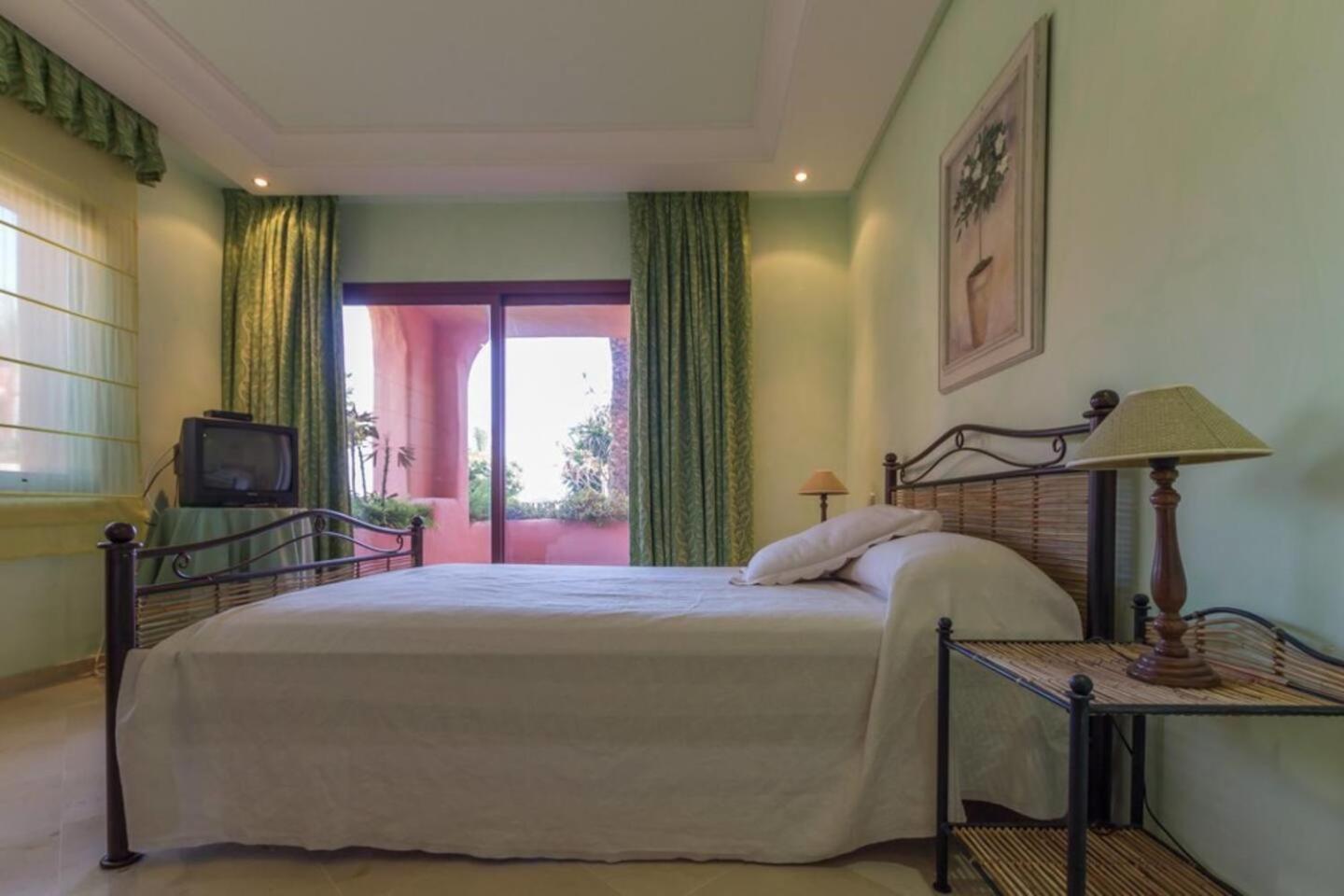 Apartamento bajo en complejo lujoso