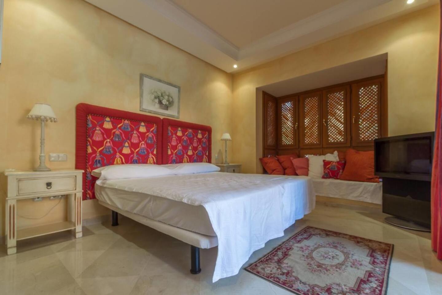 Apartamento bajo en complejo lujoso