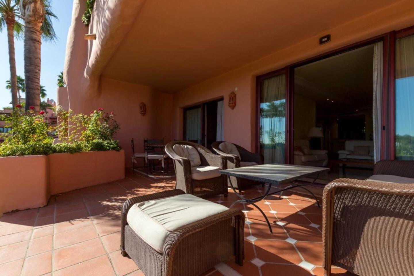 Apartamento bajo en complejo lujoso