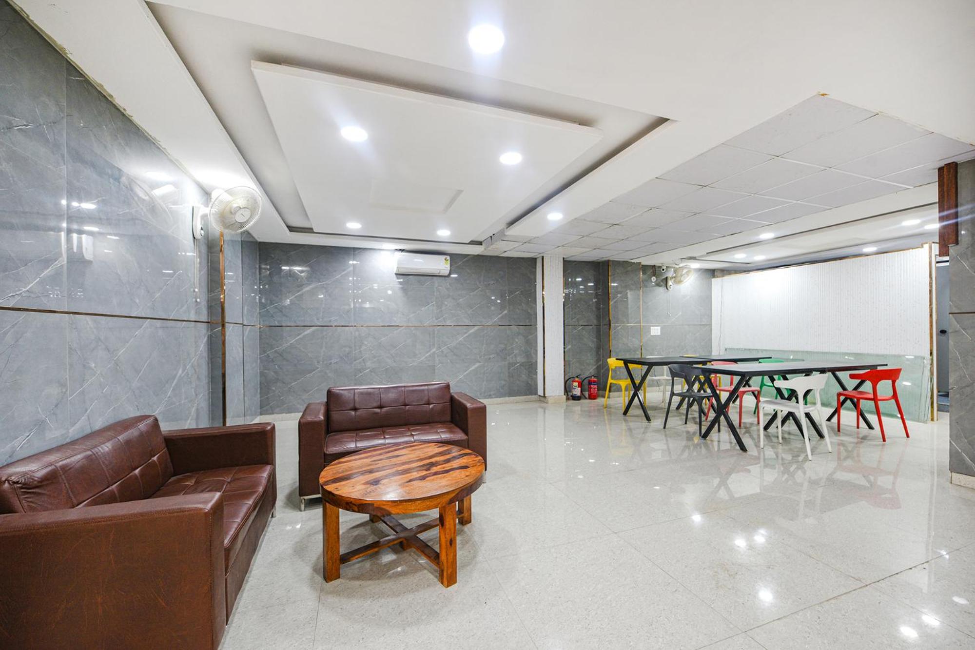 FabHotel Radiant Blu