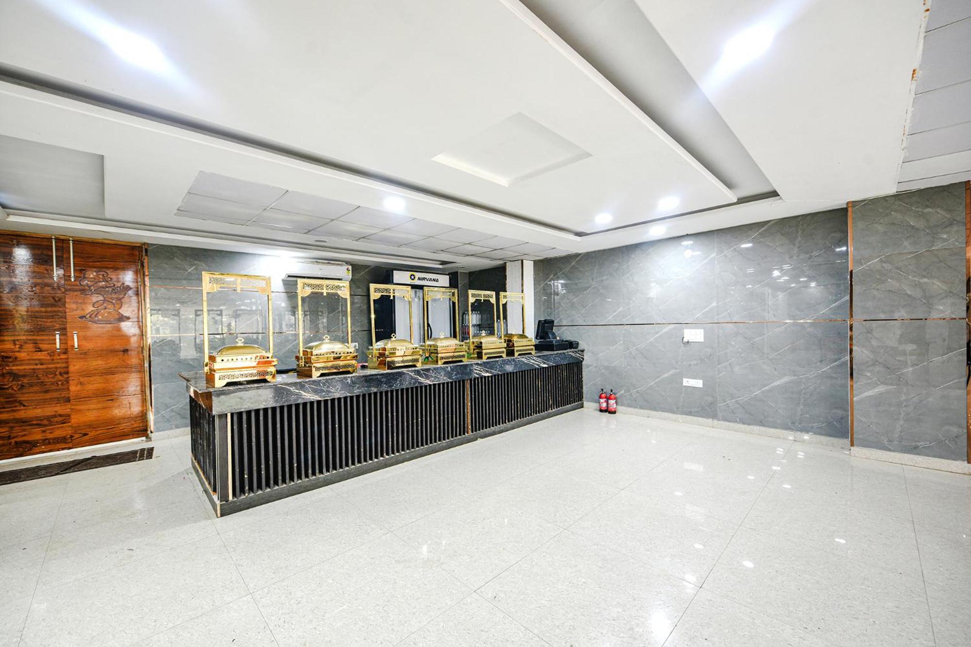 FabHotel Radiant Blu