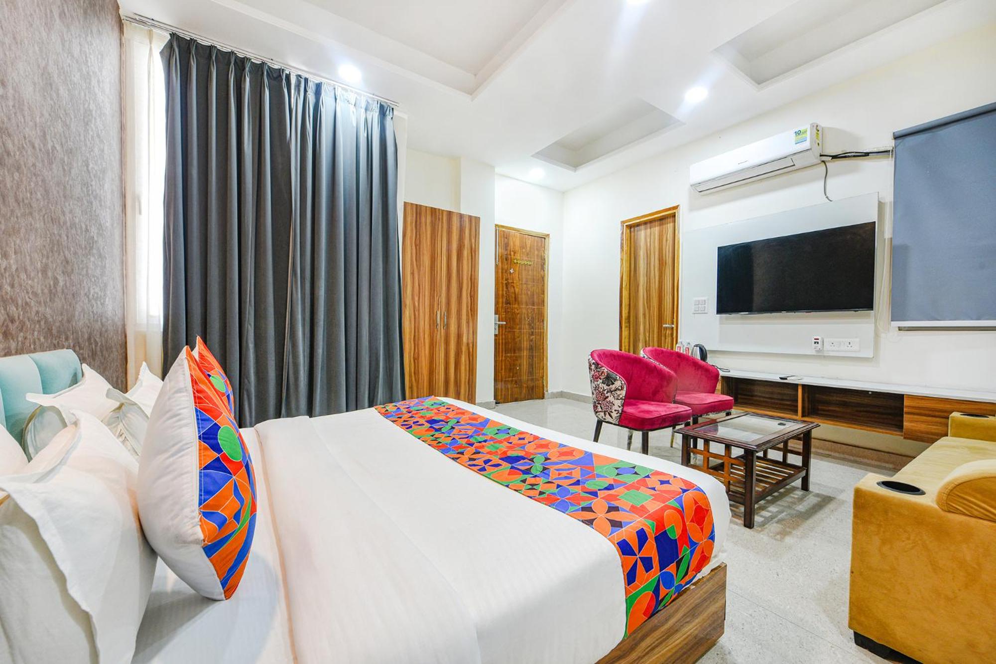 FabHotel Radiant Blu