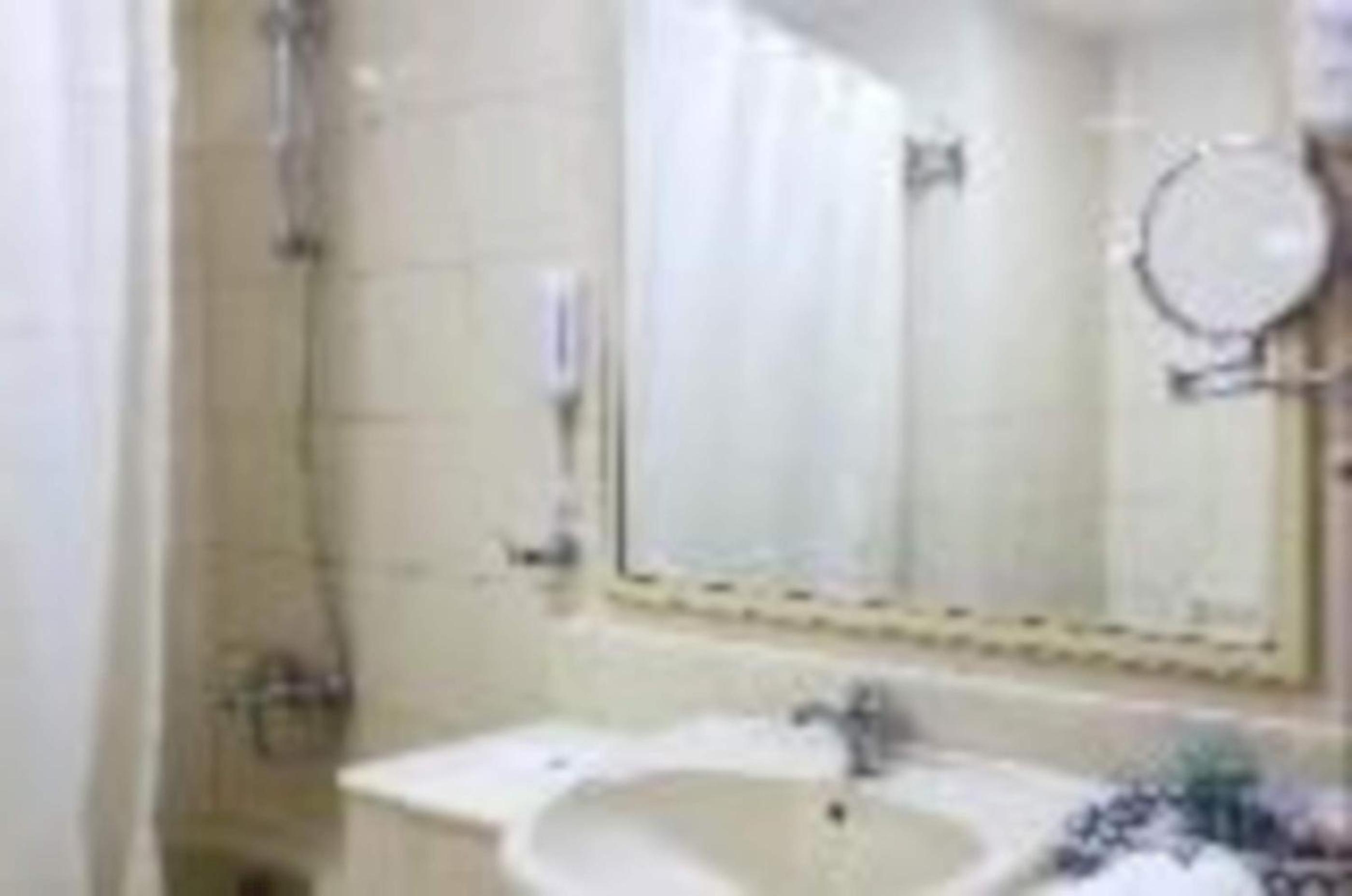 Capital O 126 Manama Tower Hotel