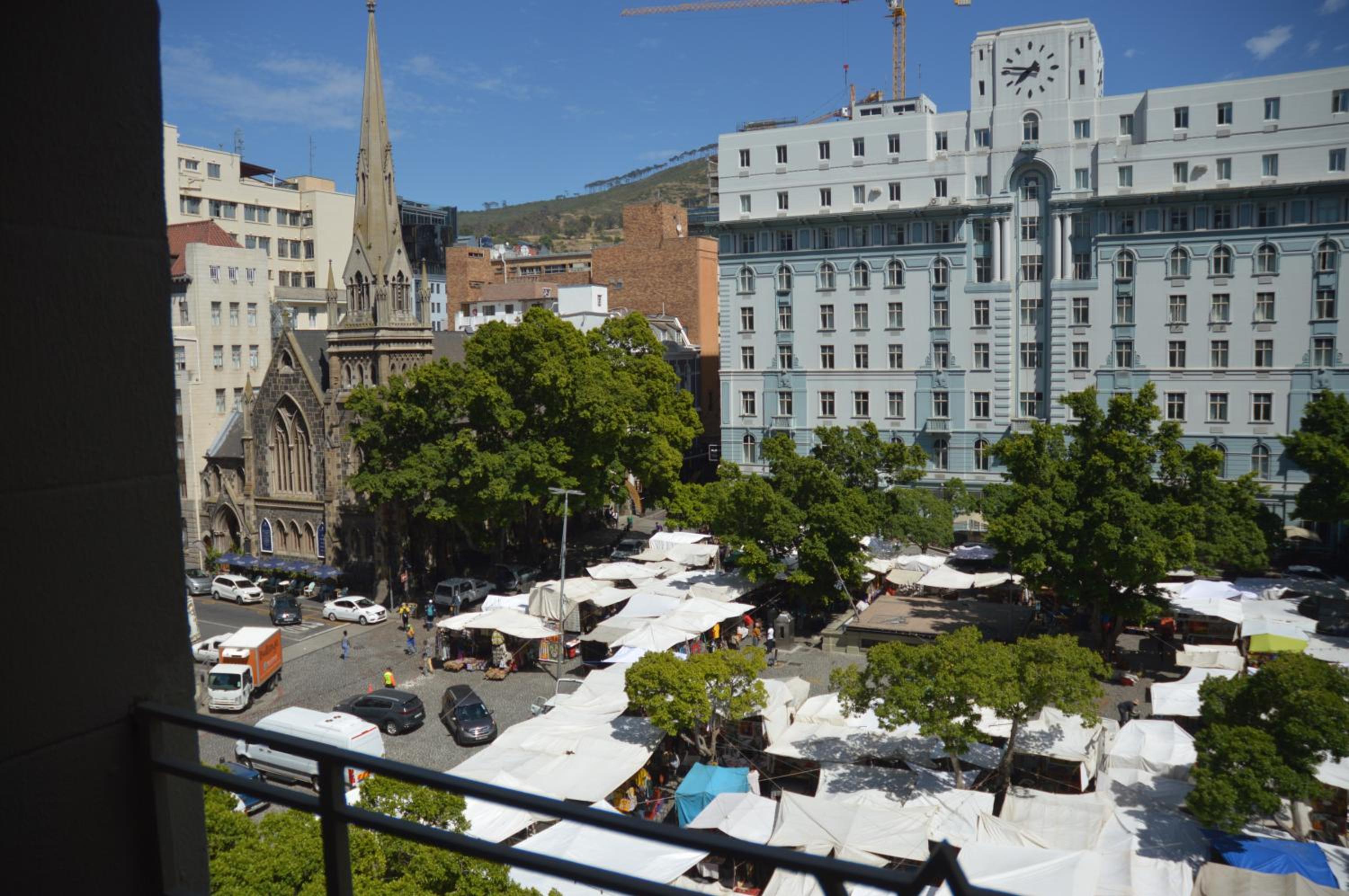 Market House Apartment view 3