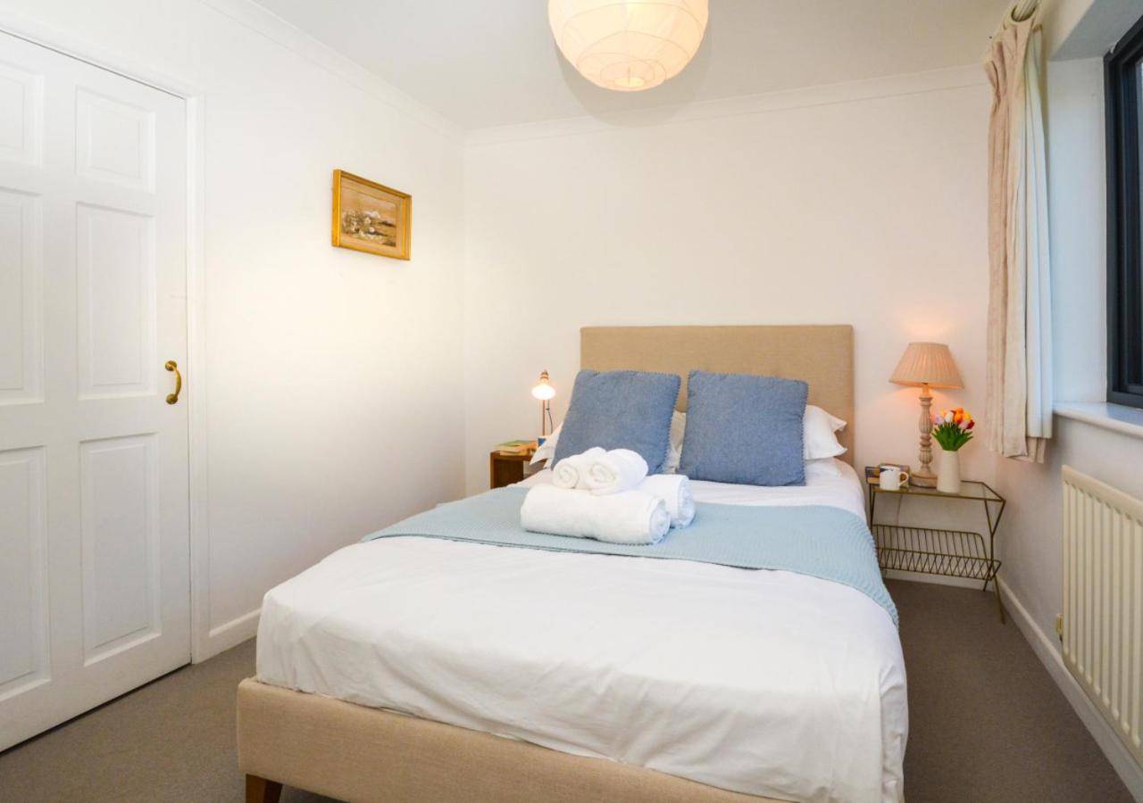4 Bed in Trevone oc-p00696