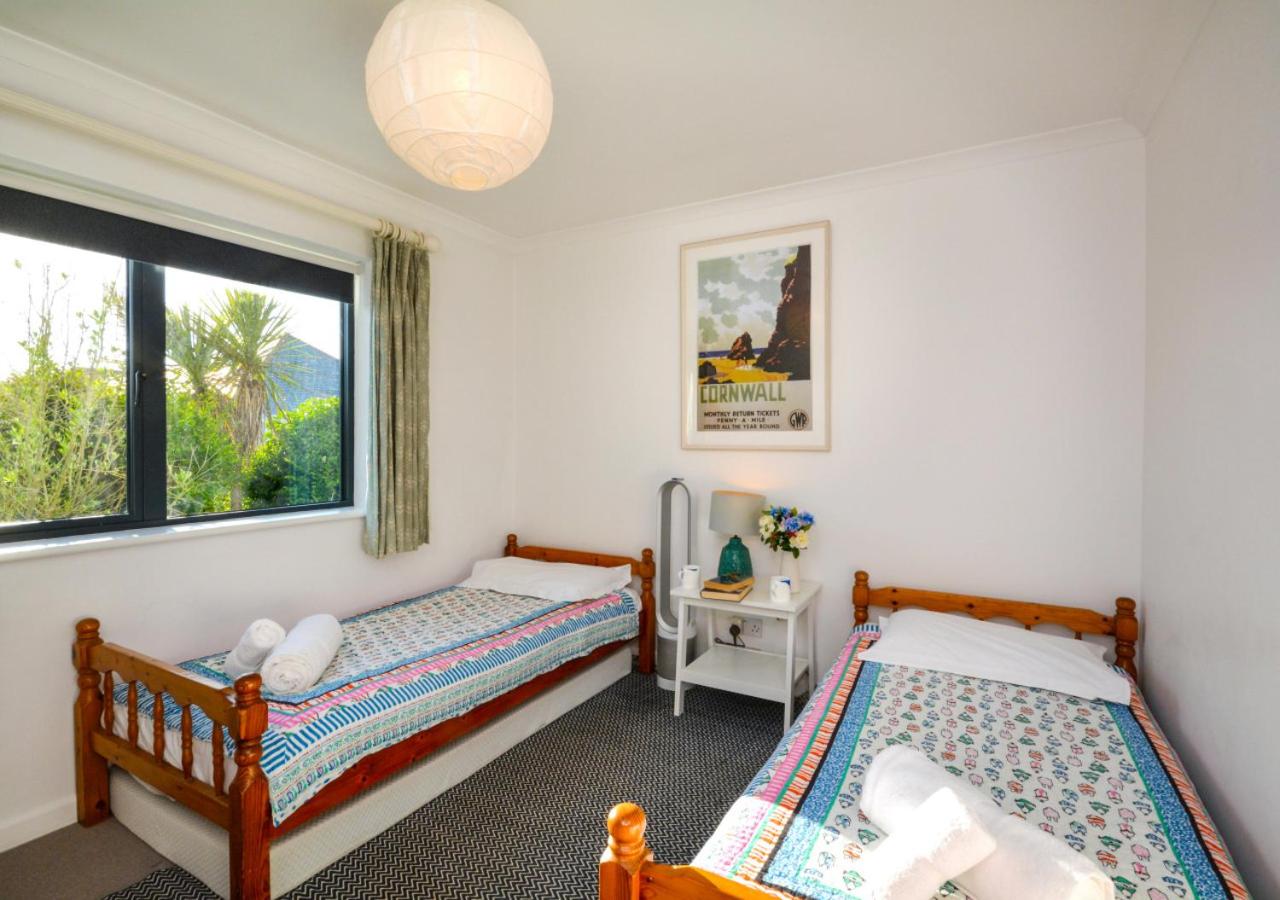 4 Bed in Trevone oc-p00696