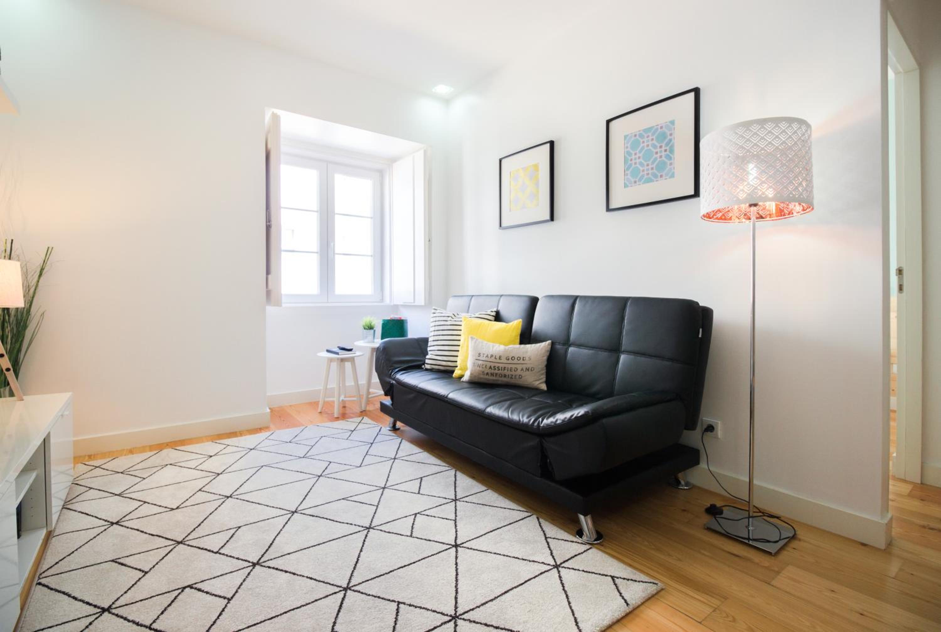 Lisbon Gloria Apartment view 5
