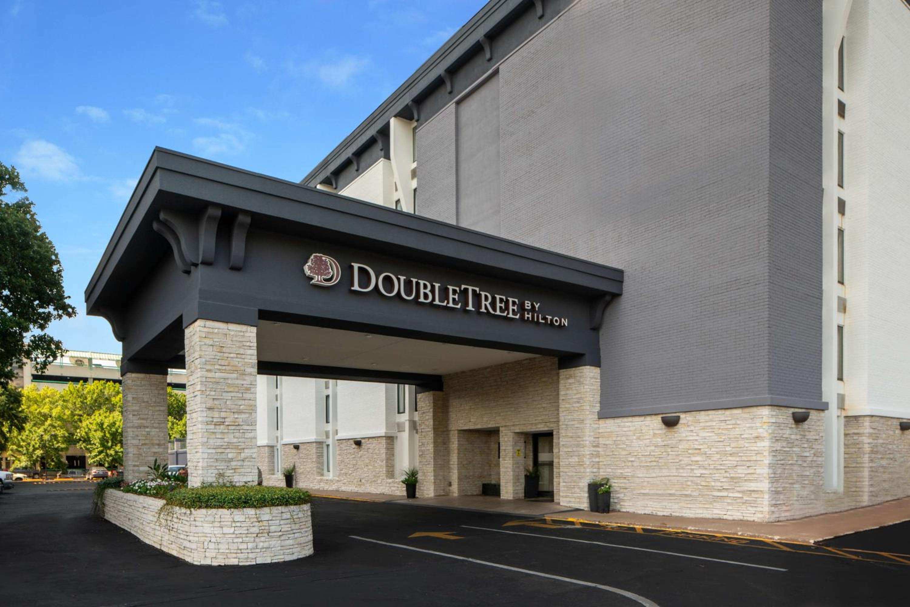 Hotel DoubleTree by Hilton Montgomery Downtown - Image 1