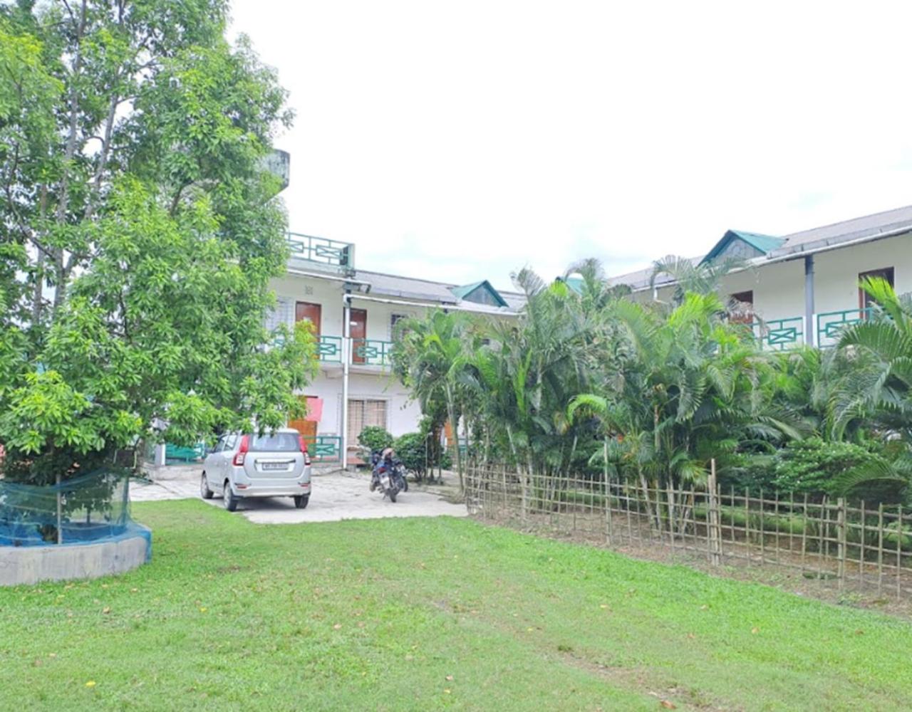 Banolata Lakeside Homestay by StayApart