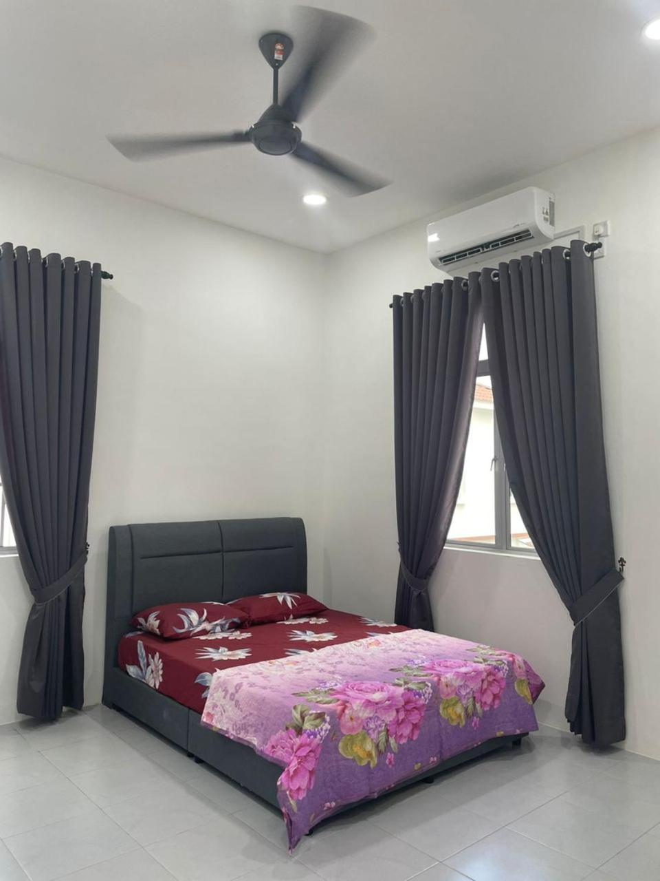 IzzaraRaiz HomeStay Taman Teja