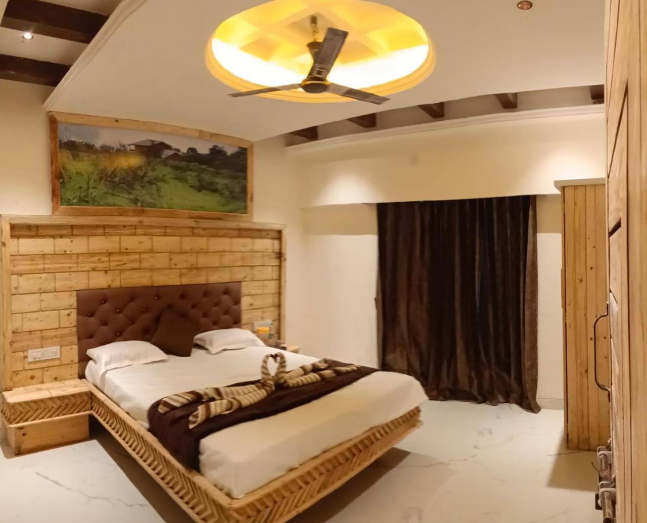 NEST 4bhk AC, Pool view 2