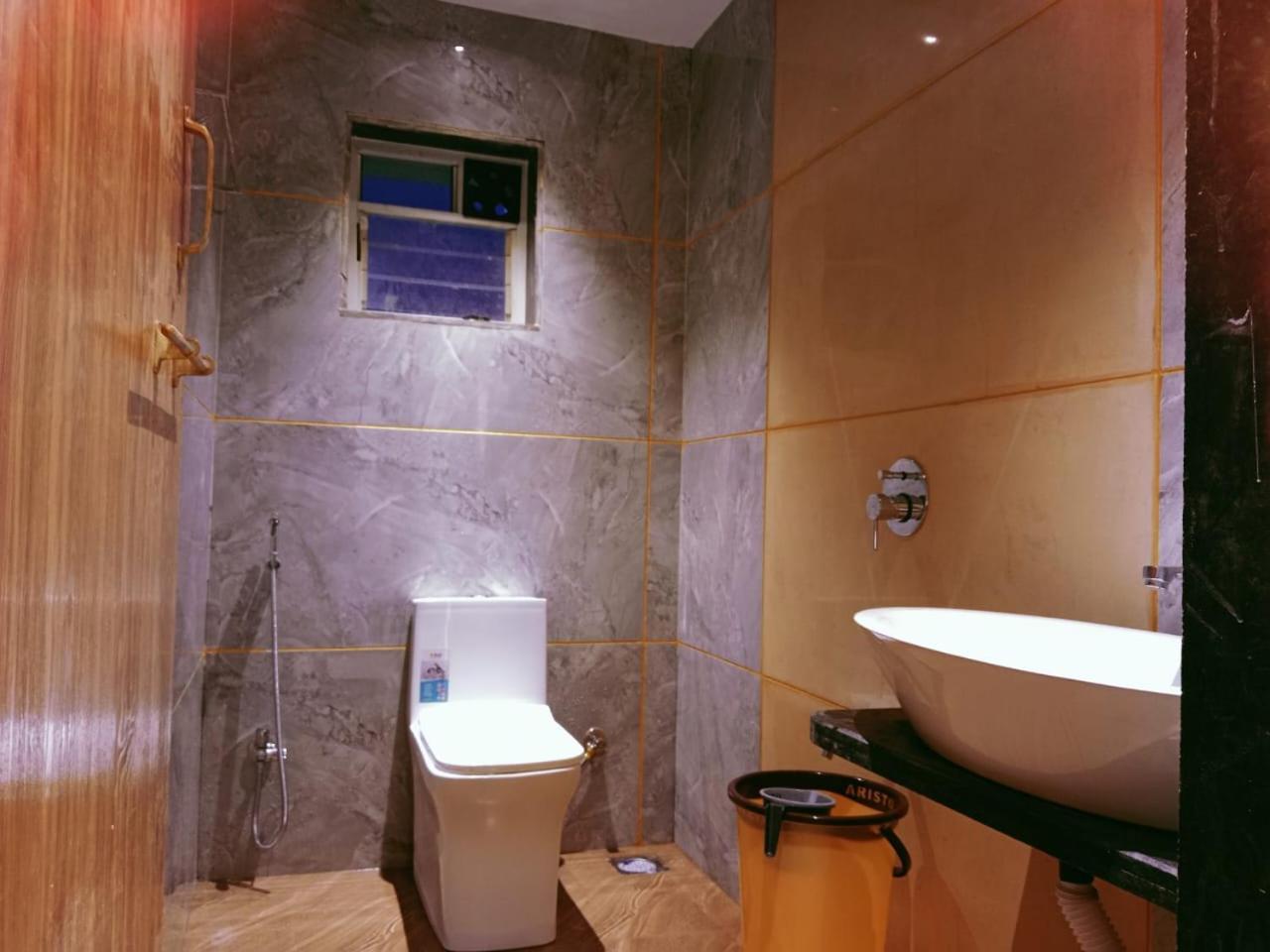 NEST 4bhk AC, Pool view 5