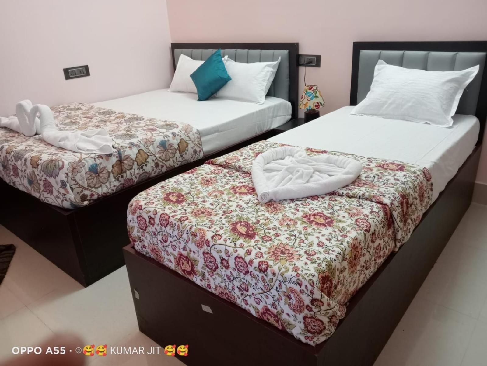 Dui Kanya Henshel Ghar BOLPUR SANTINIKETAN