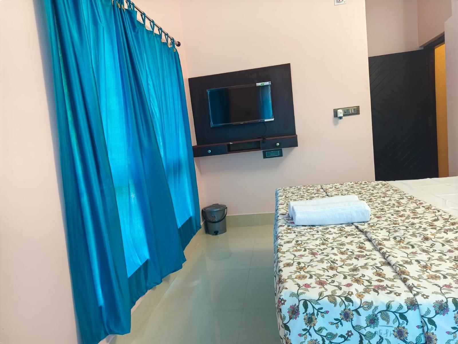 Dui Kanya Henshel Ghar BOLPUR SANTINIKETAN