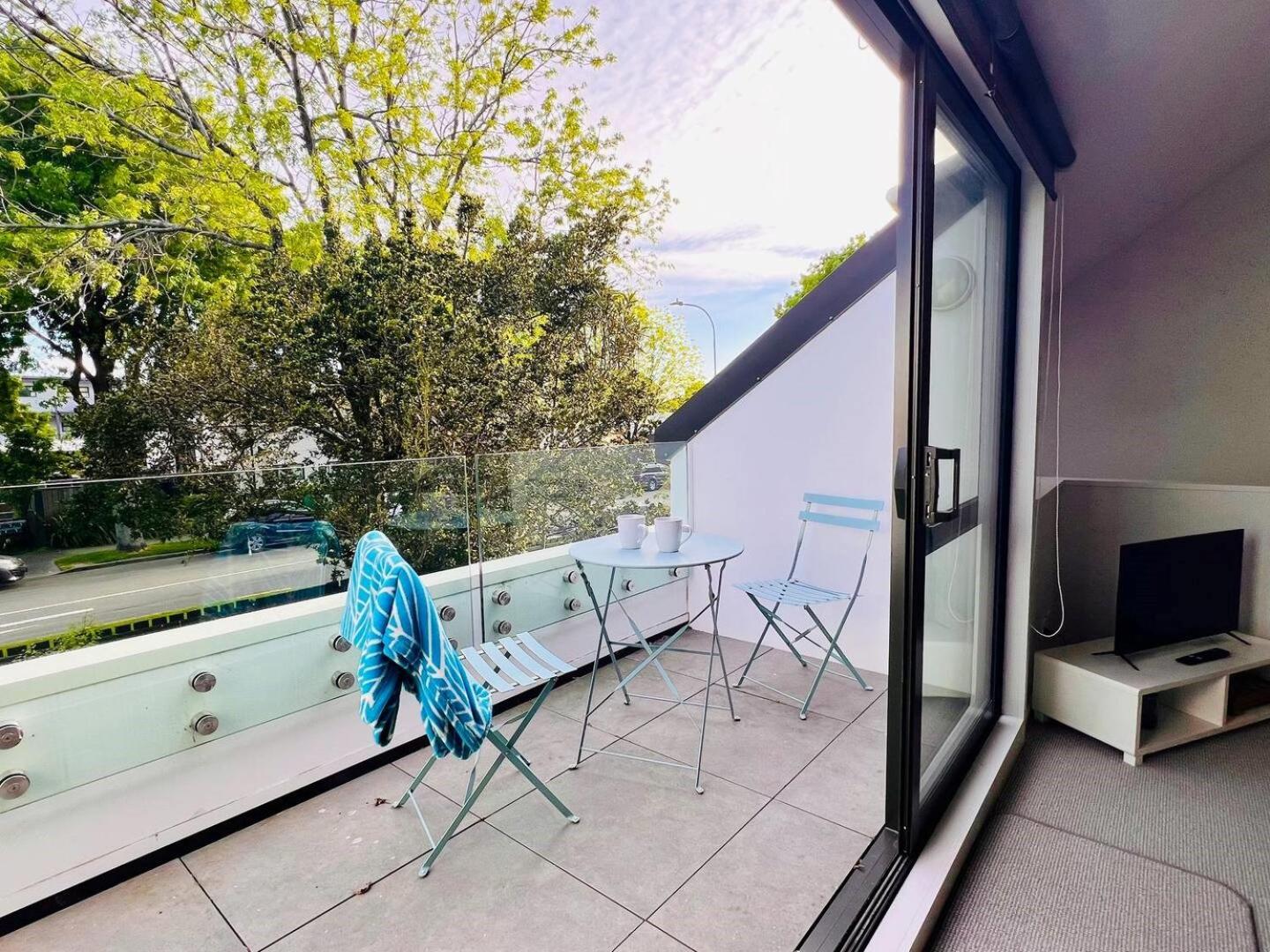 Chester St East - Christchurch Holiday Homes view 4