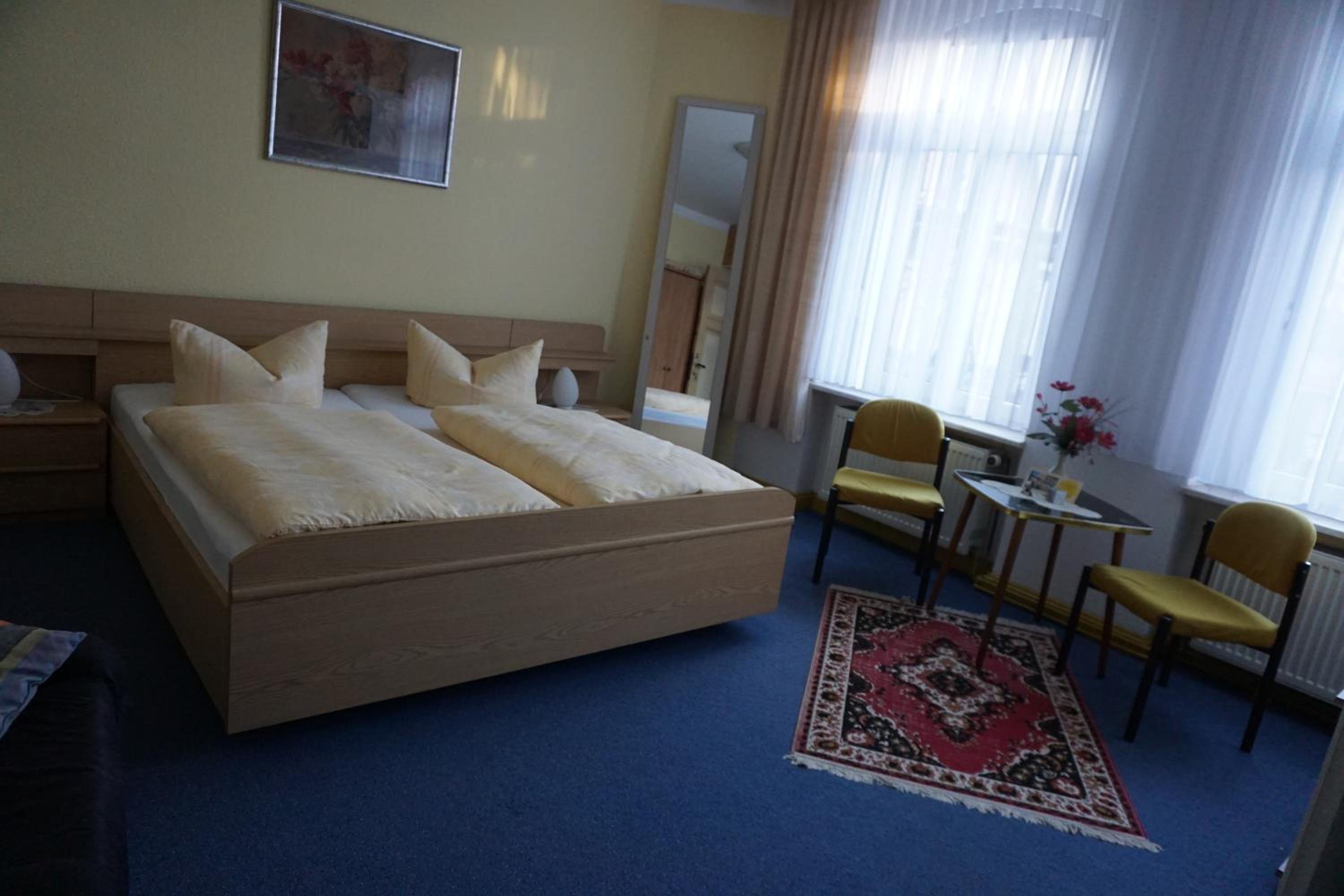 Zum Bauernhof mit Pension