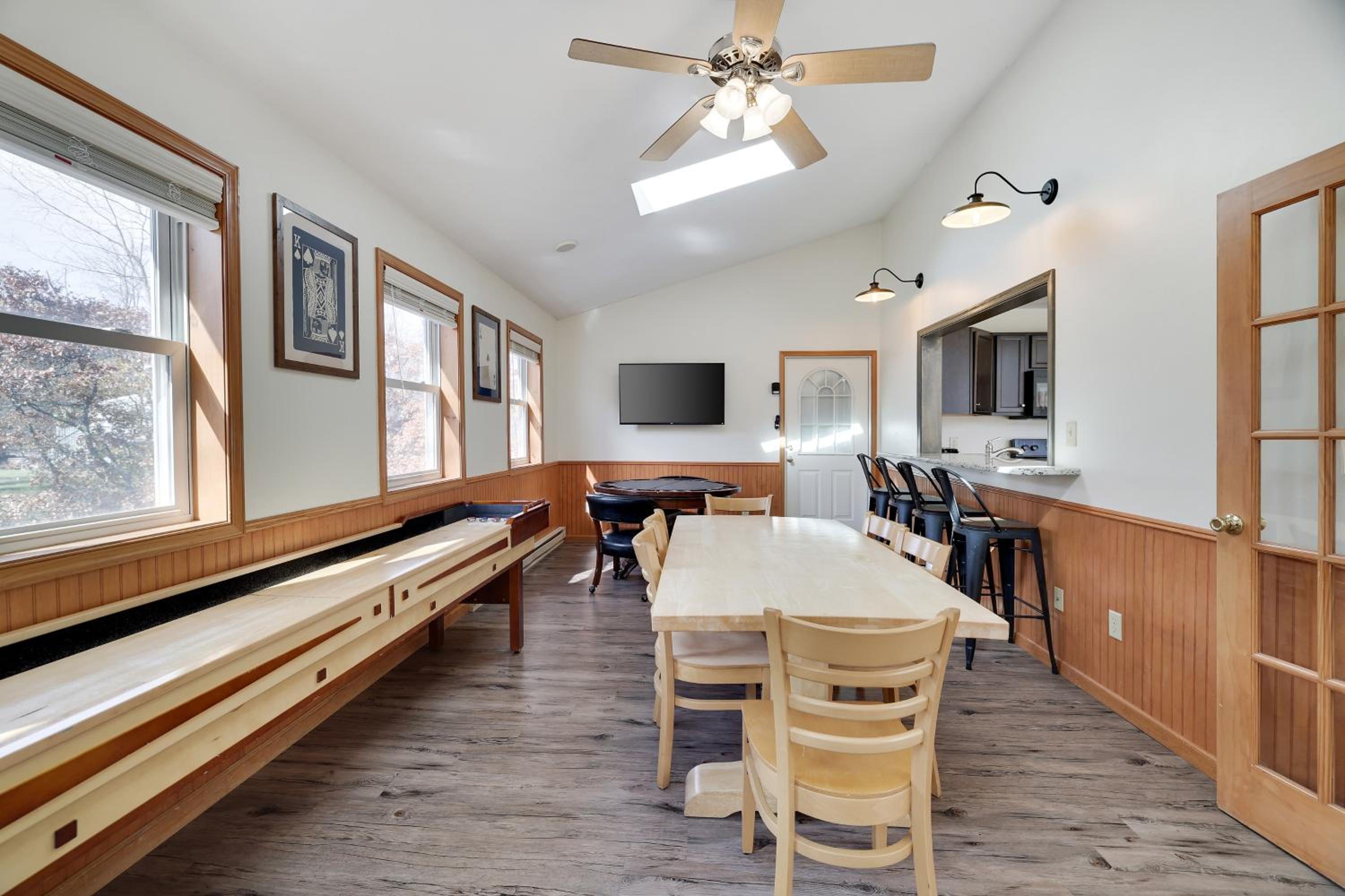 Sycamore Cove by AvantStay Hot Tub Game Rooms