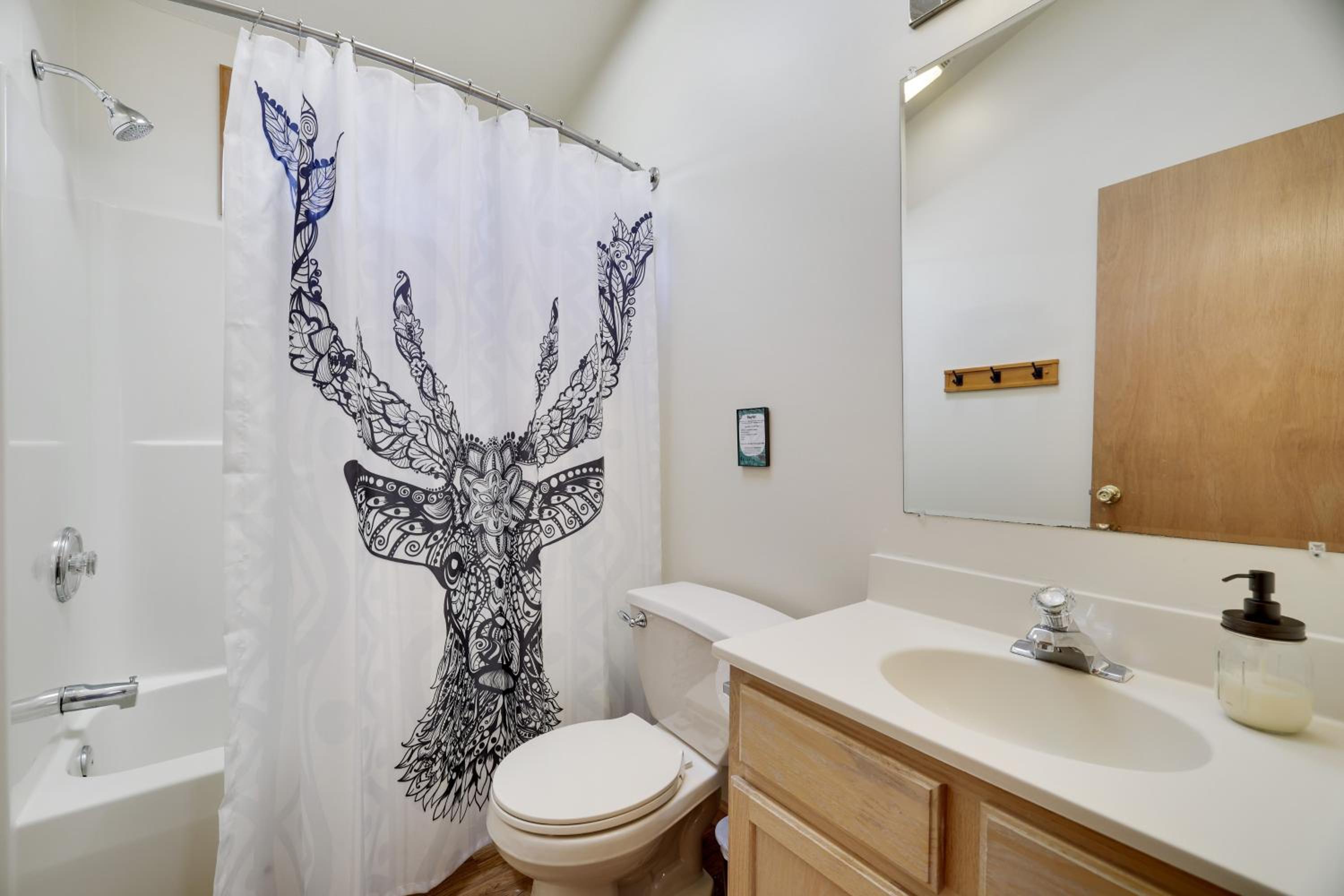 Sycamore Cove by AvantStay Hot Tub Game Rooms