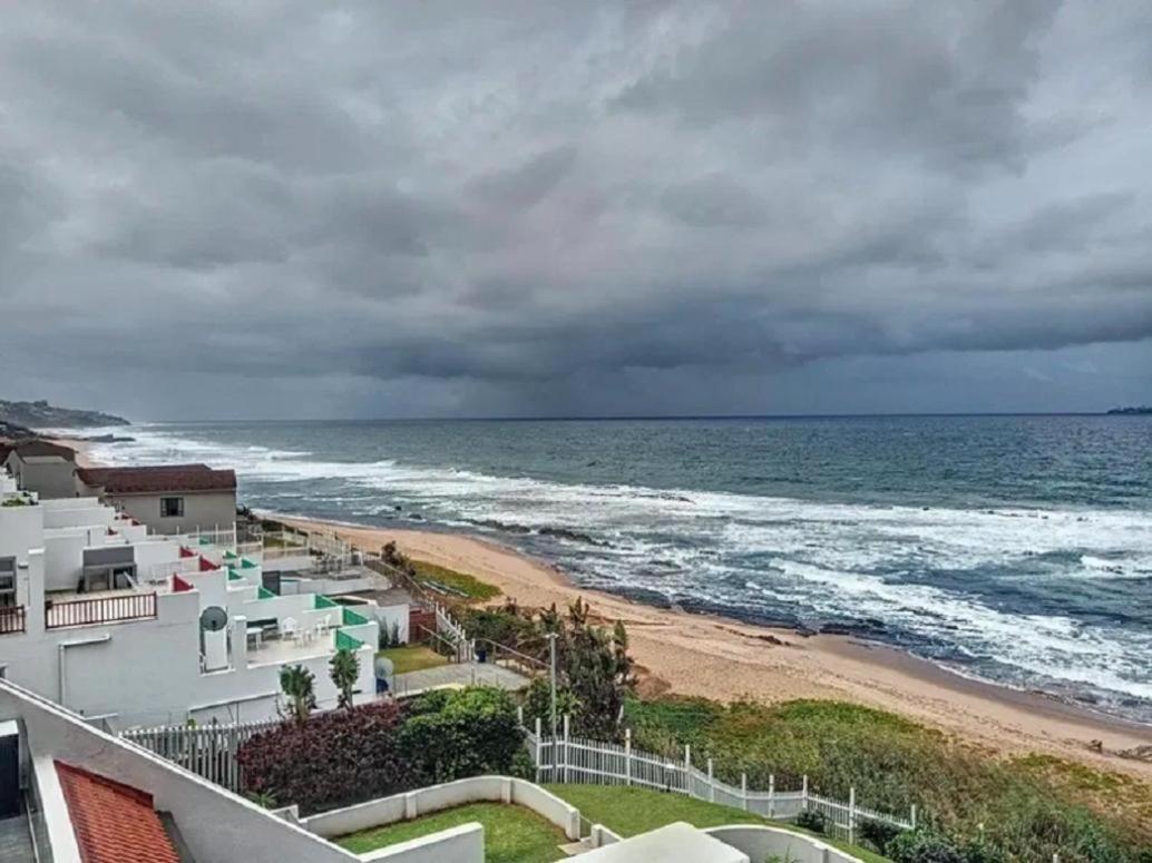 Beachfront Apartments Shakas Rock - Chakas Terrace, Direct Access, Ocean Views