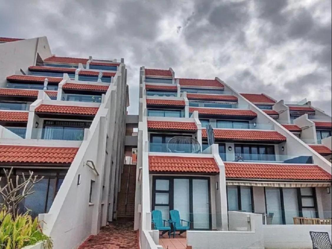 Beachfront Apartments Shakas Rock - Chakas Terrace, Direct Access, Ocean Views