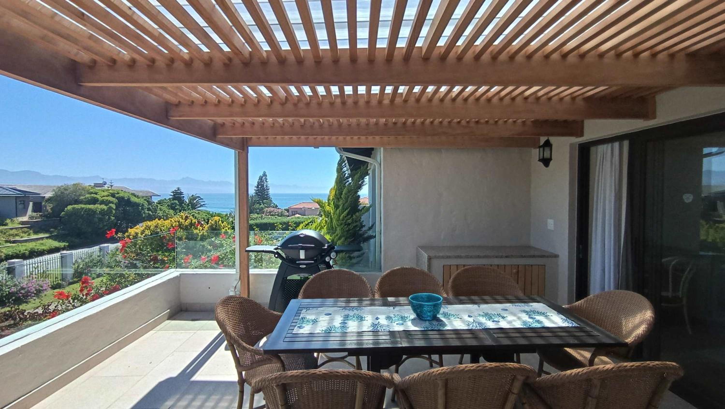 Sanctuary Beach Hideaway - 8 sleeper - 50m onto Robberg 5 view 3