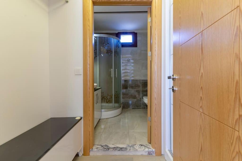 Luxurious Villa with Pool and Great Garden view 3