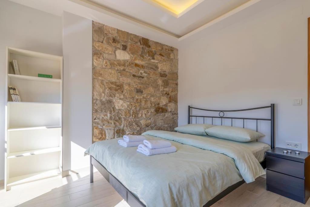 Luxurious Villa with Pool and Great Garden view 5