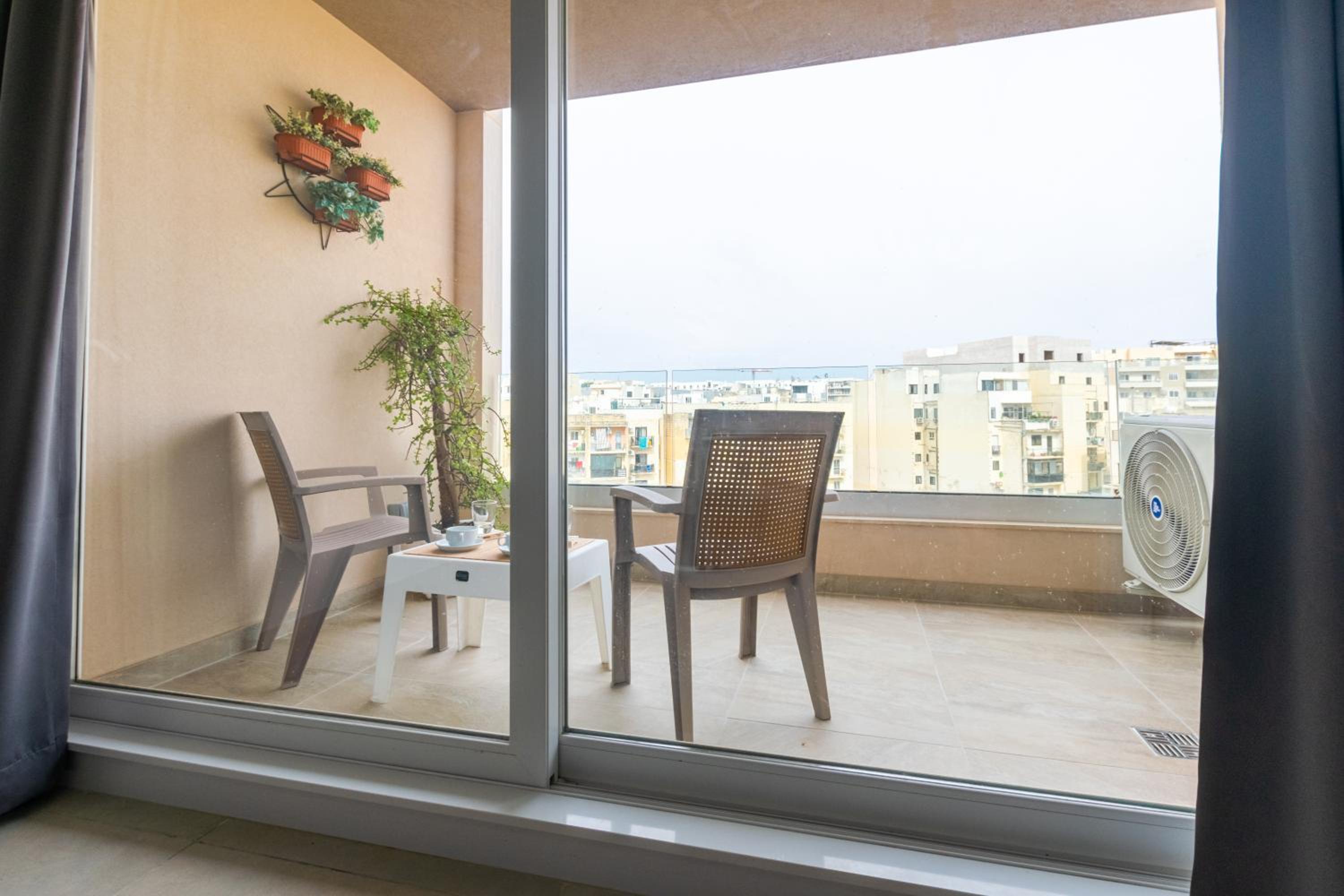 Spacious Brand New Apartment 3 Bdr 2Bth Bugibba photo 1