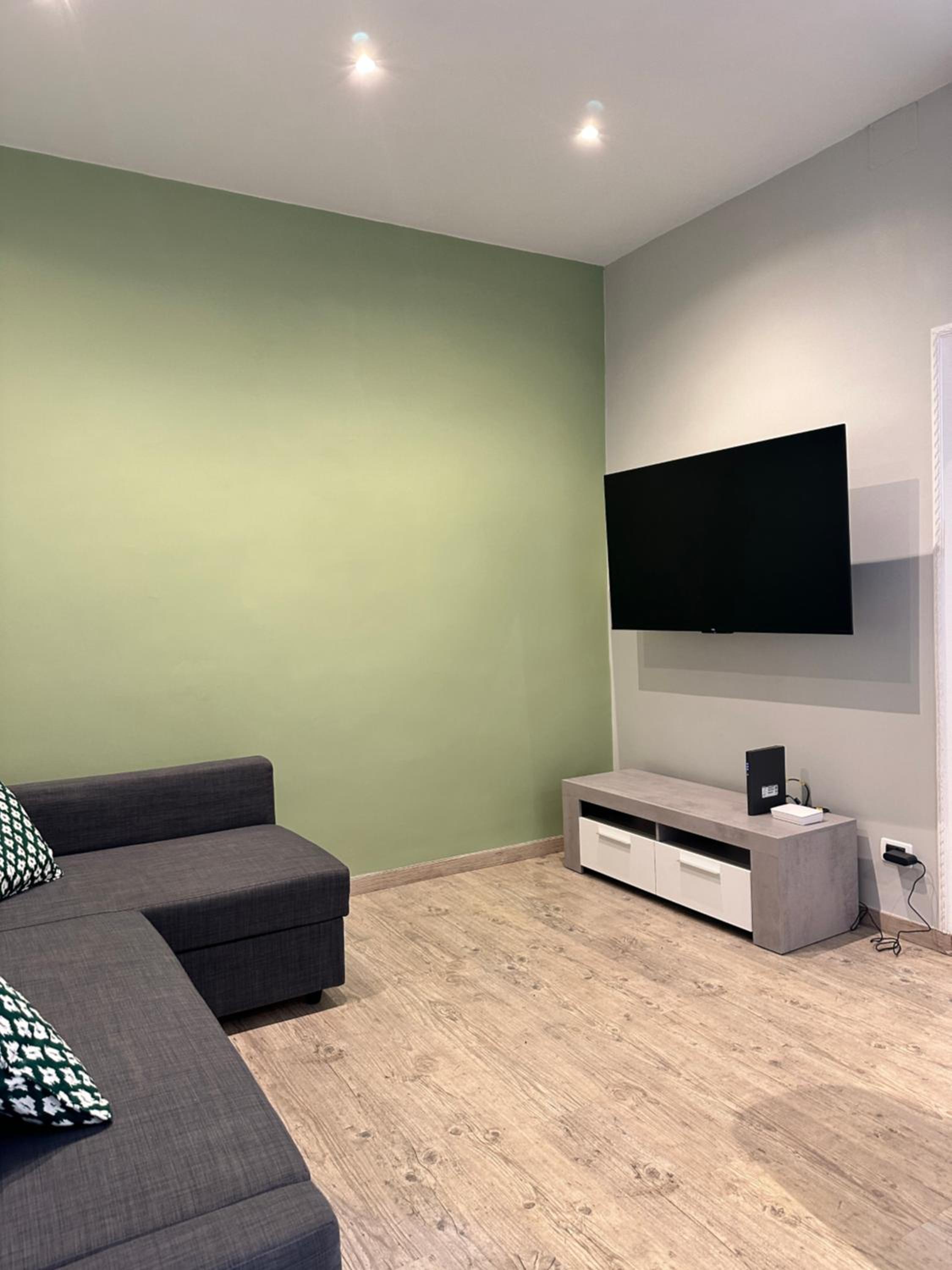 Vatican Green R-Home