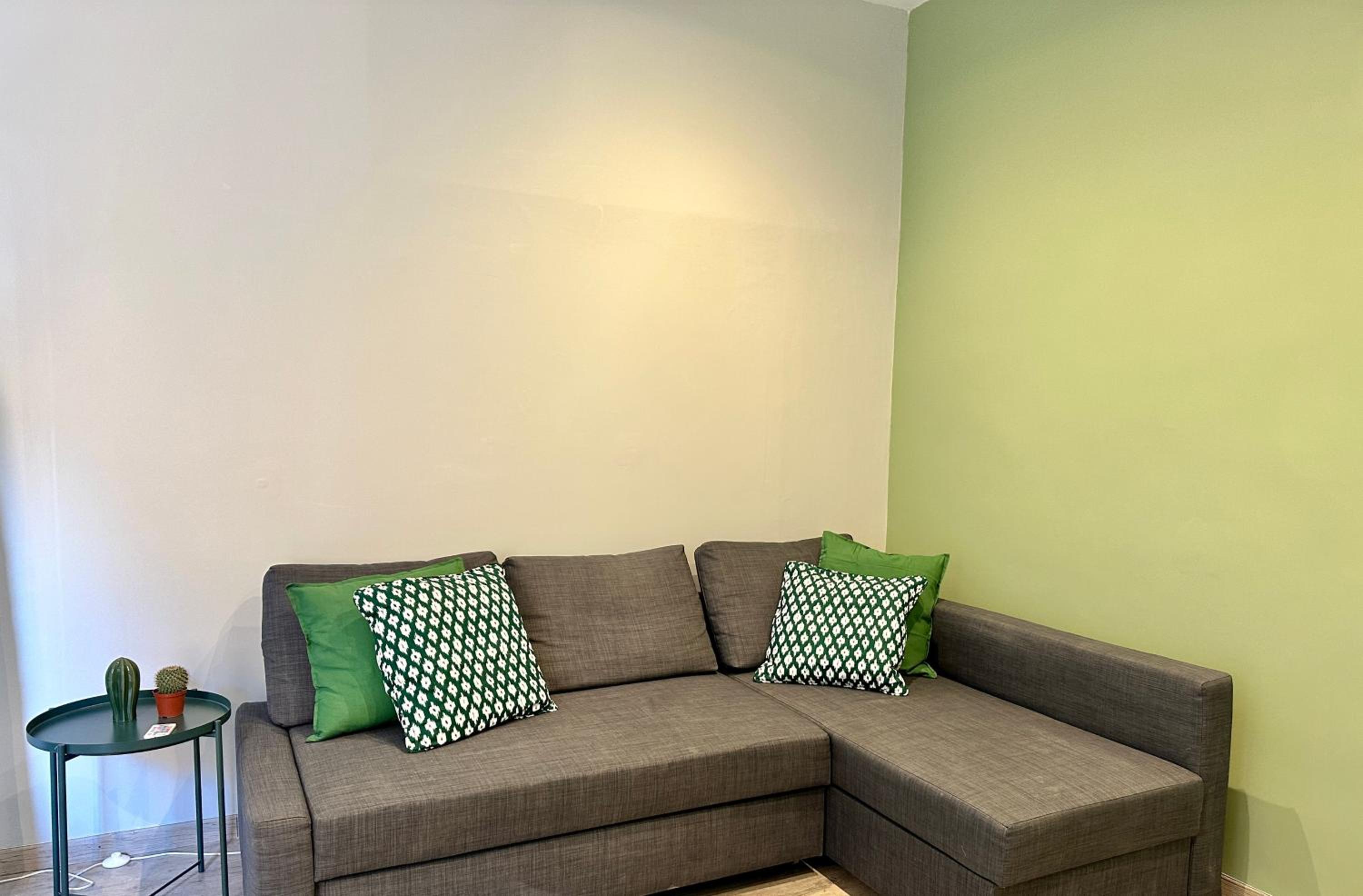 Vatican Green R-Home