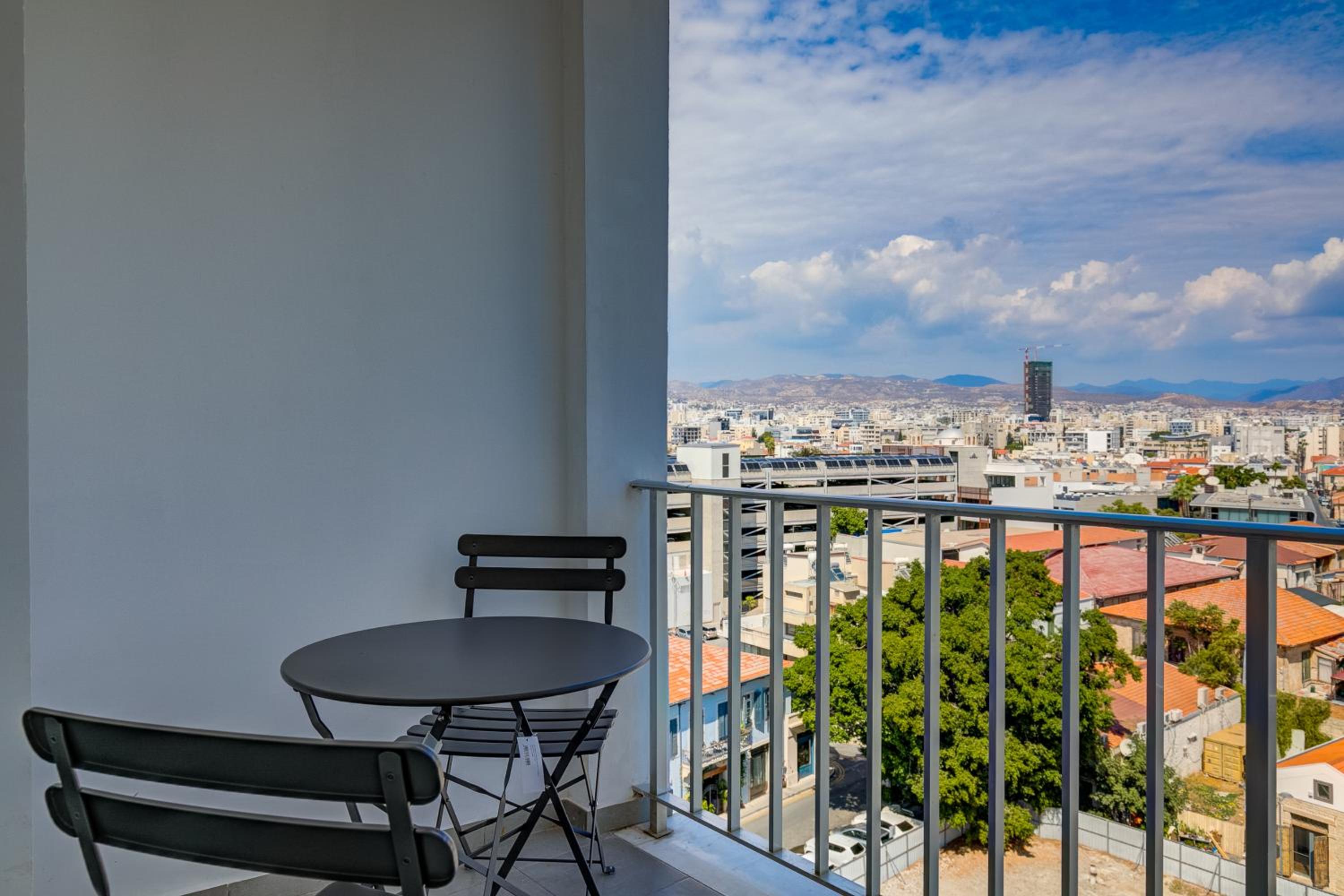 74 Prokymea- Steps from the Sea, Downtown, Balcony