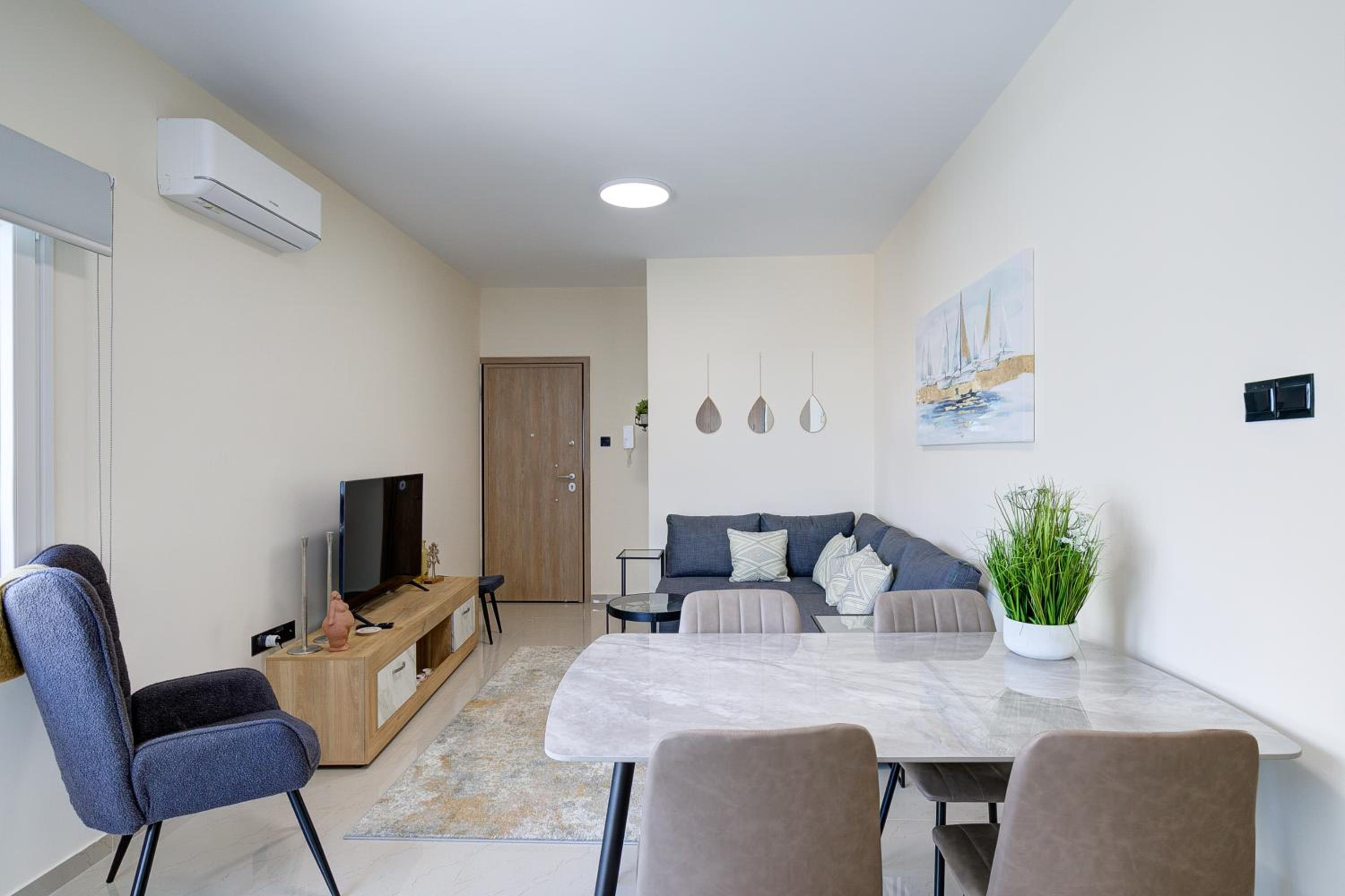 74 Prokymea- Steps from the Sea, Downtown, Balcony