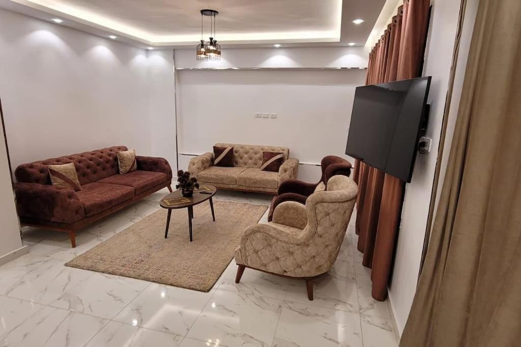 Spacious apartment with beautiful garden near AUC & point 90 mall in fifth settlement