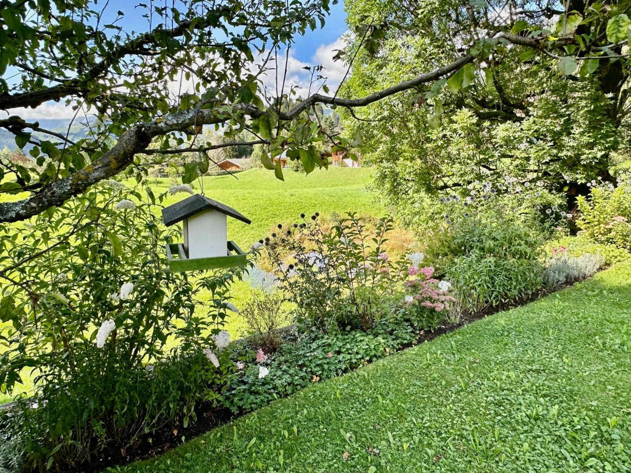 Gstaad Gem: Best Alps View Serene Pond