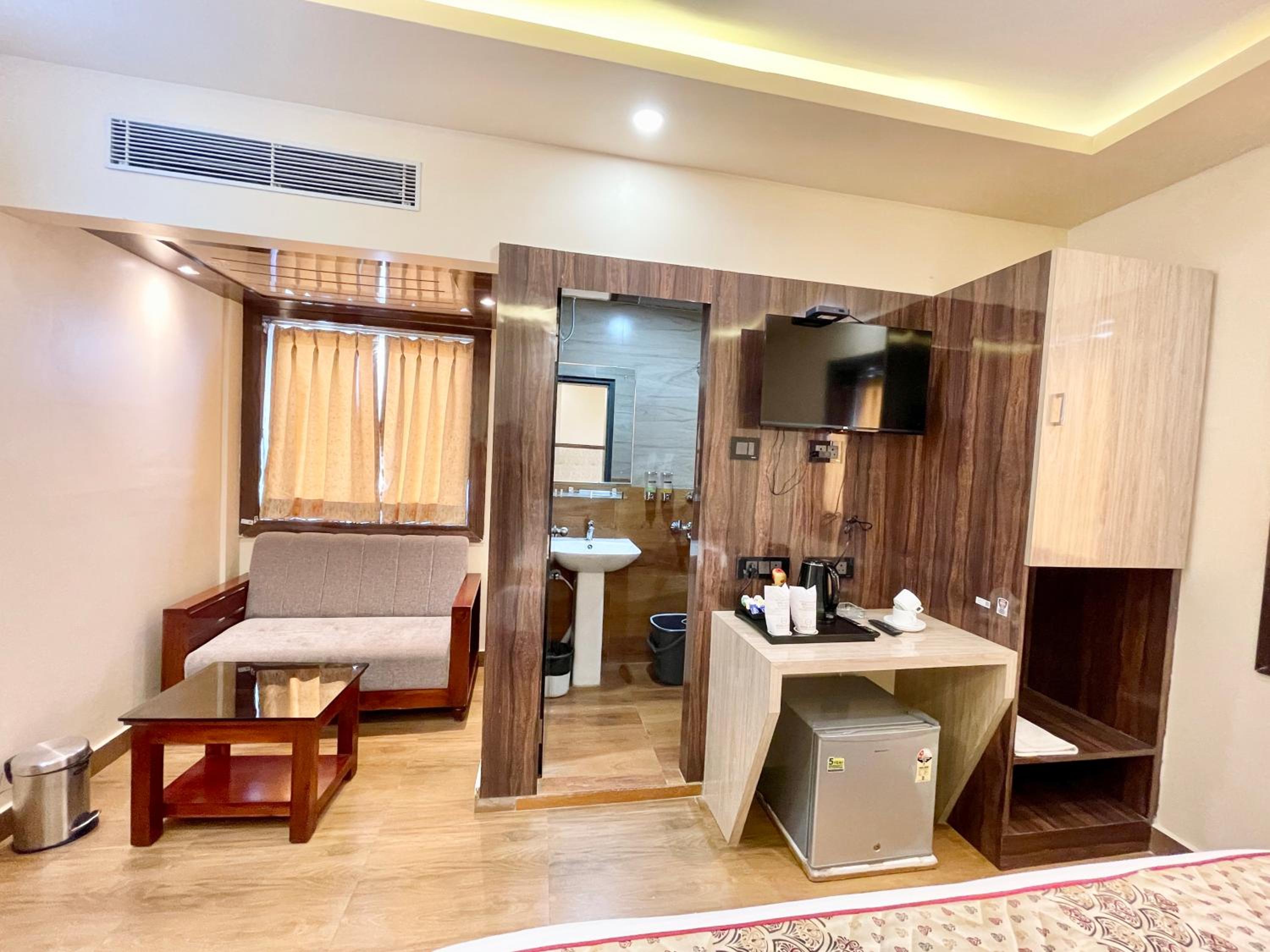 Hotel A one Pride ! Puri Near Seabeach And Restaurant view 4