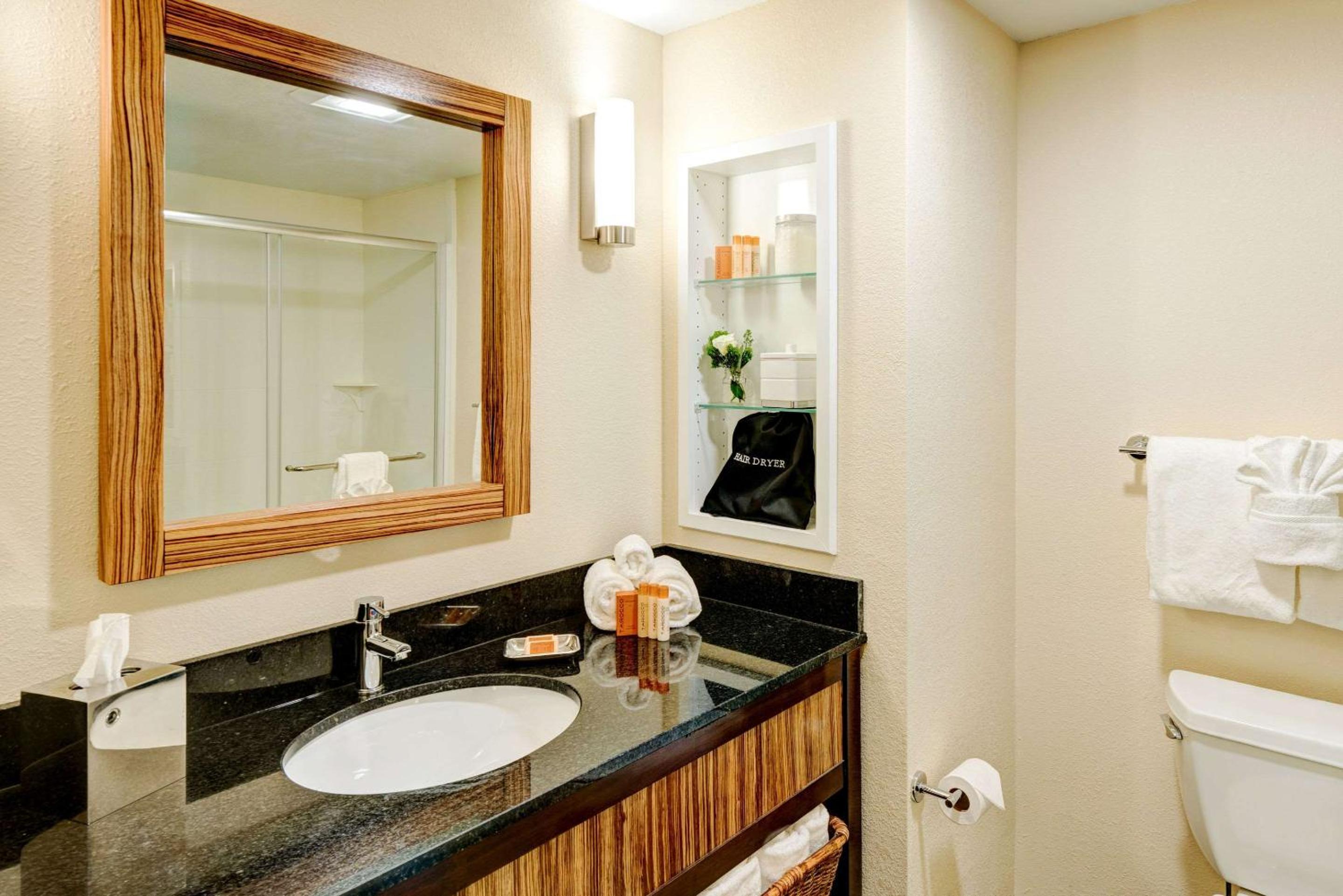 Dover Vacations - Garrison Hotel  Suites Dover-Portsmouth, Ascend Hotel Collection - Property Image 12